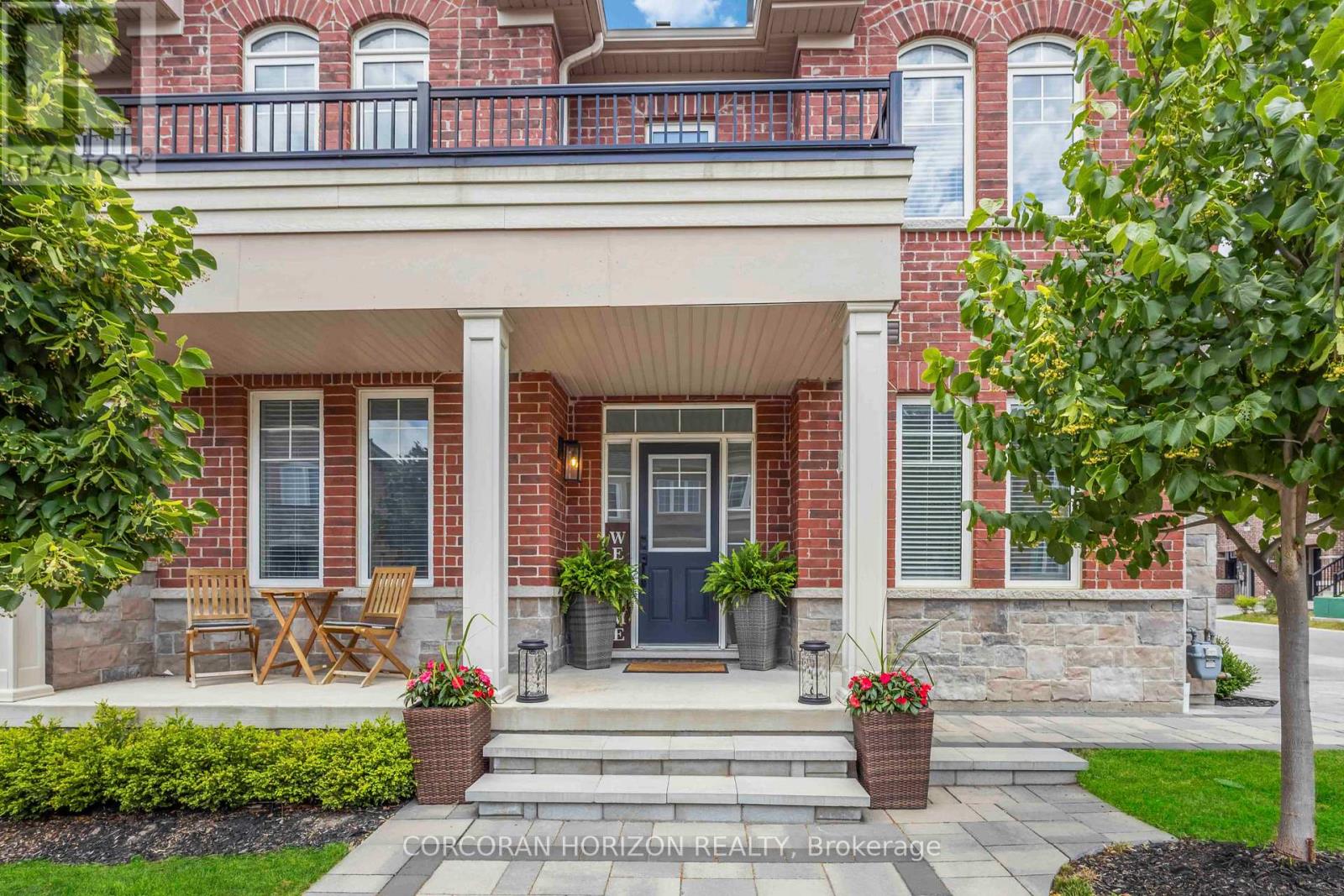 81 Dundonald Trail, Newmarket, Ontario  L3Y 0E1 - Photo 4 - N12844694