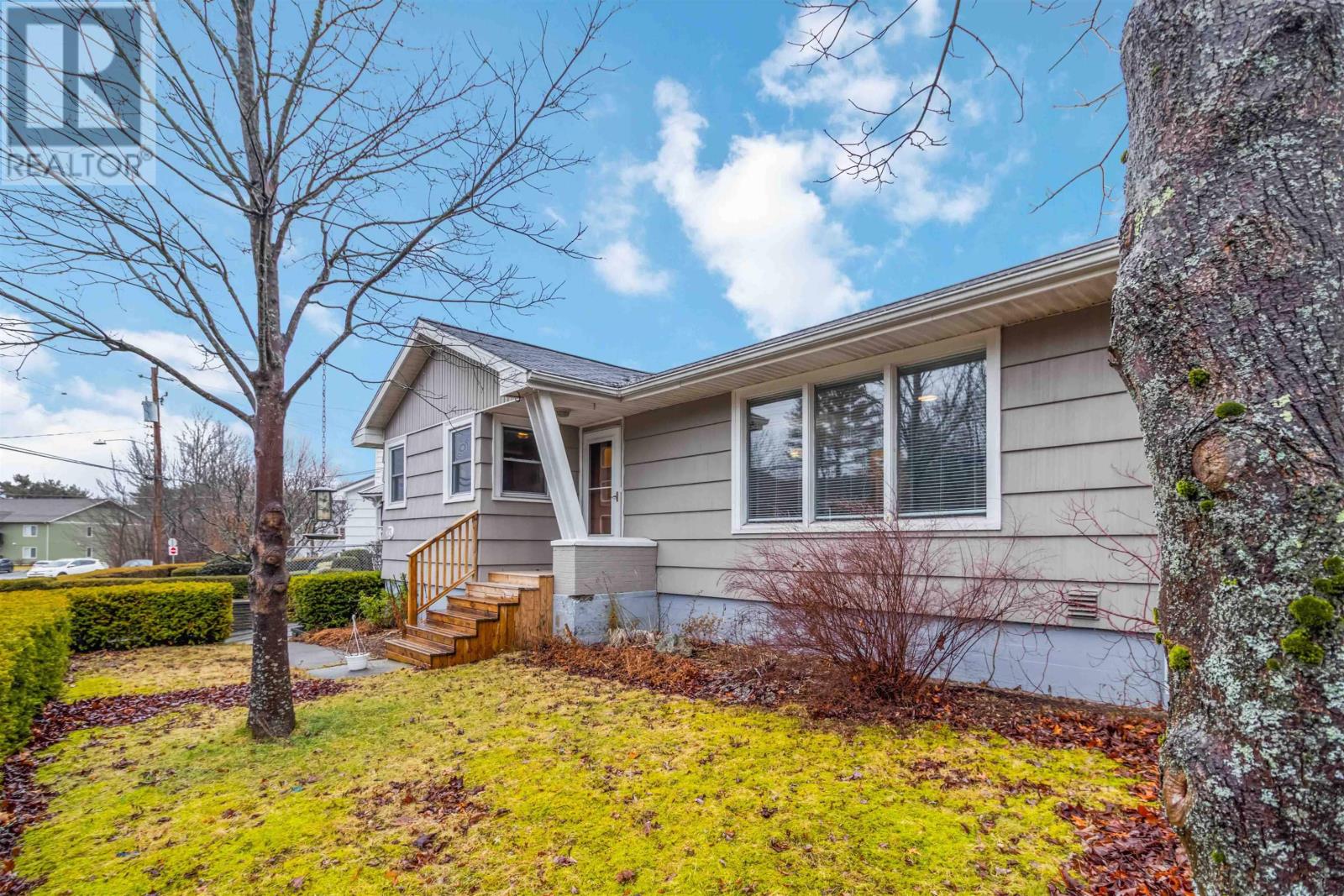 83 Victoria Road, Bridgewater, Nova Scotia  B4V 2N4 - Photo 4 - 202601164