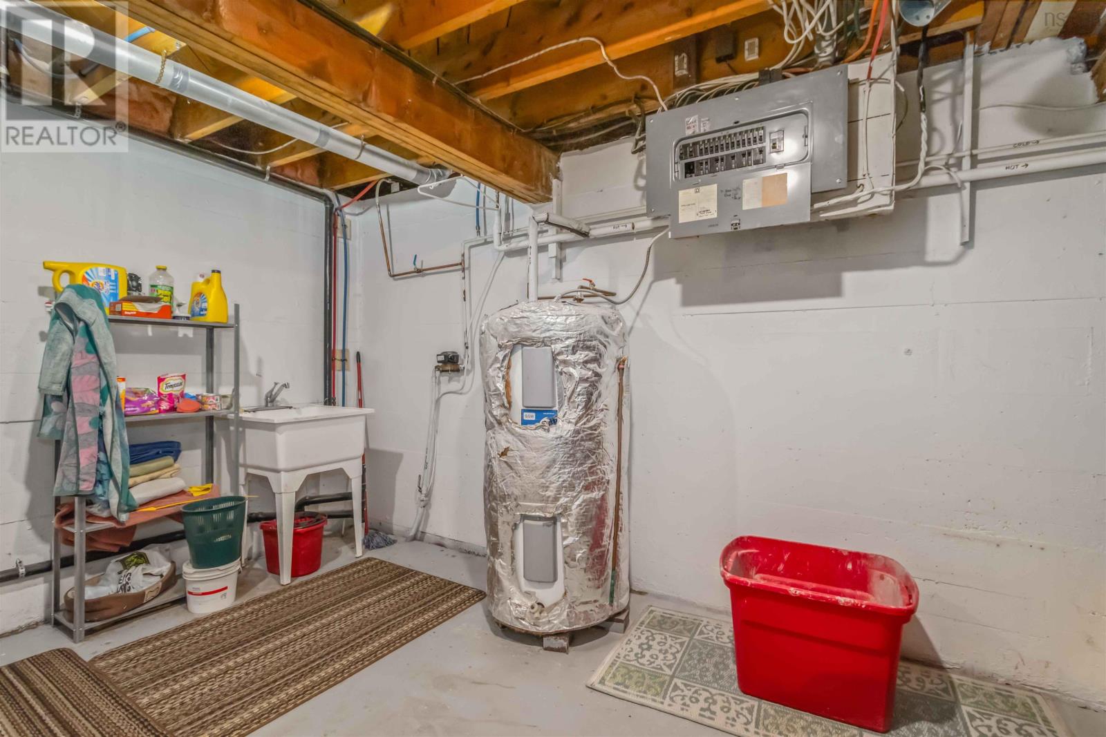 83 Victoria Road, Bridgewater, Nova Scotia  B4V 2N4 - Photo 43 - 202601164