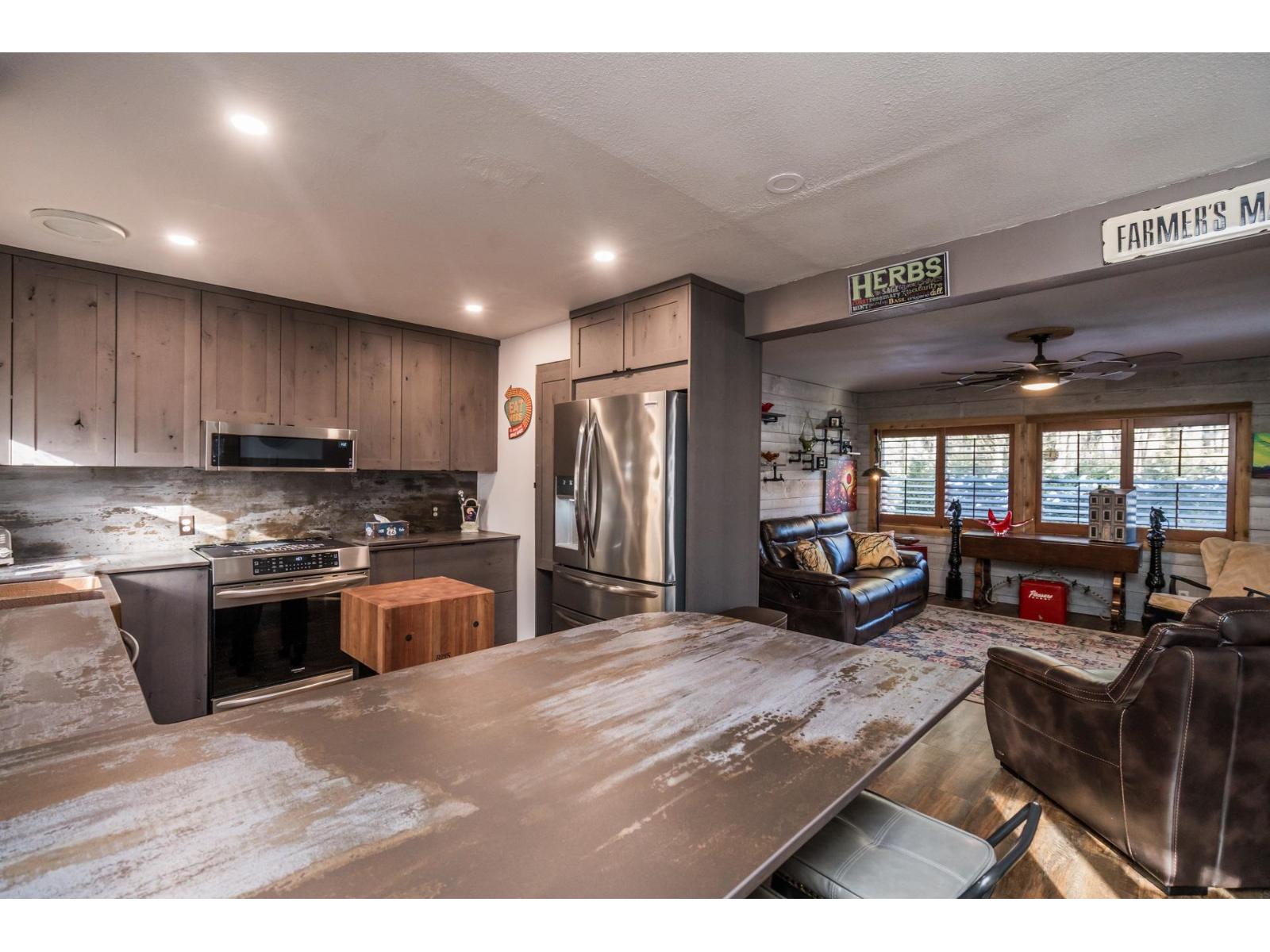 695 Hudson Bay Street, Hope, Hope, British Columbia  V0X 1L4 - Photo 7 - R3094815