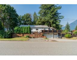 695 HUDSON BAY STREET|Hope, Hope, British Columbia