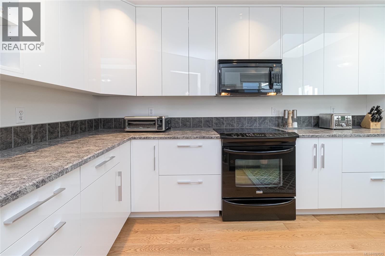 5 10084 Third St, Sidney, British Columbia  V8L 3B3 - Photo 21 - 1027575