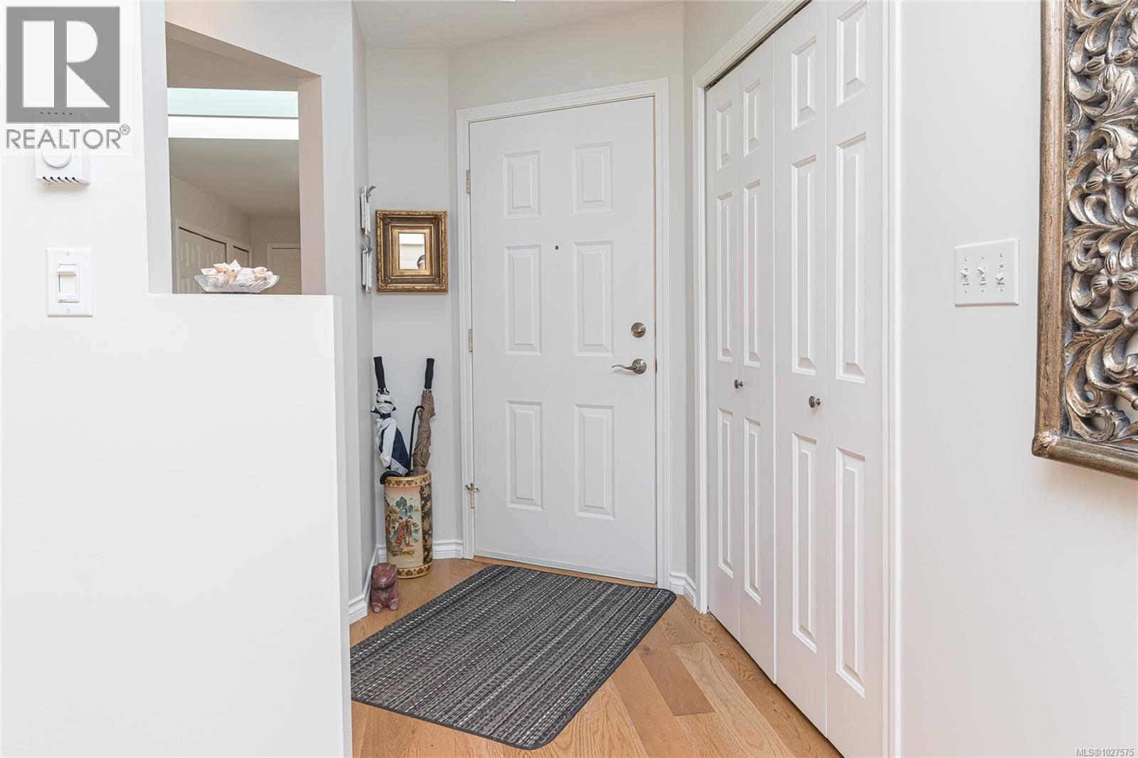 5 10084 Third St, Sidney, British Columbia  V8L 3B3 - Photo 6 - 1027575