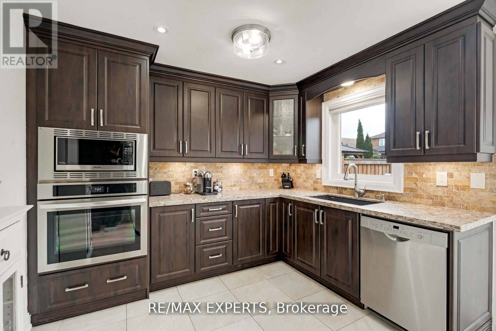 36 Berrydown Drive, Caledon, Ontario  L7E 1P9 - Photo 14 - W12844582