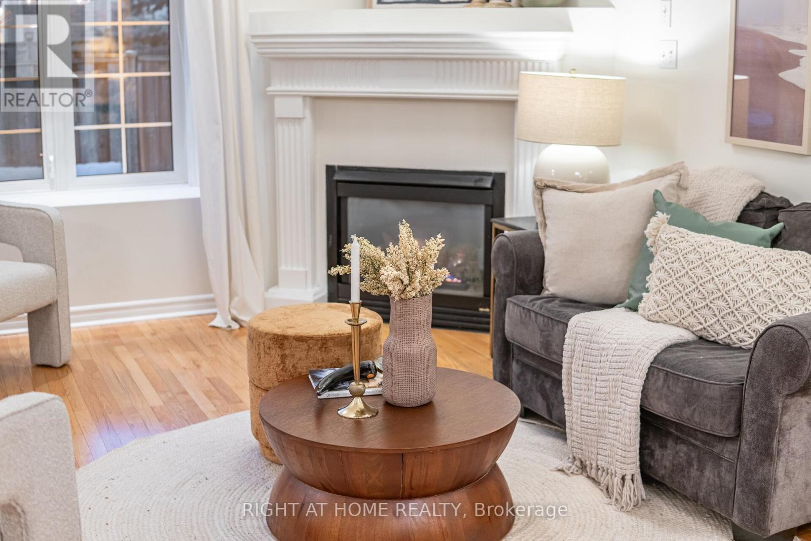 1353 Stephenson Drive, Burlington, Ontario  L7S 2M4 - Photo 11 - W12844598