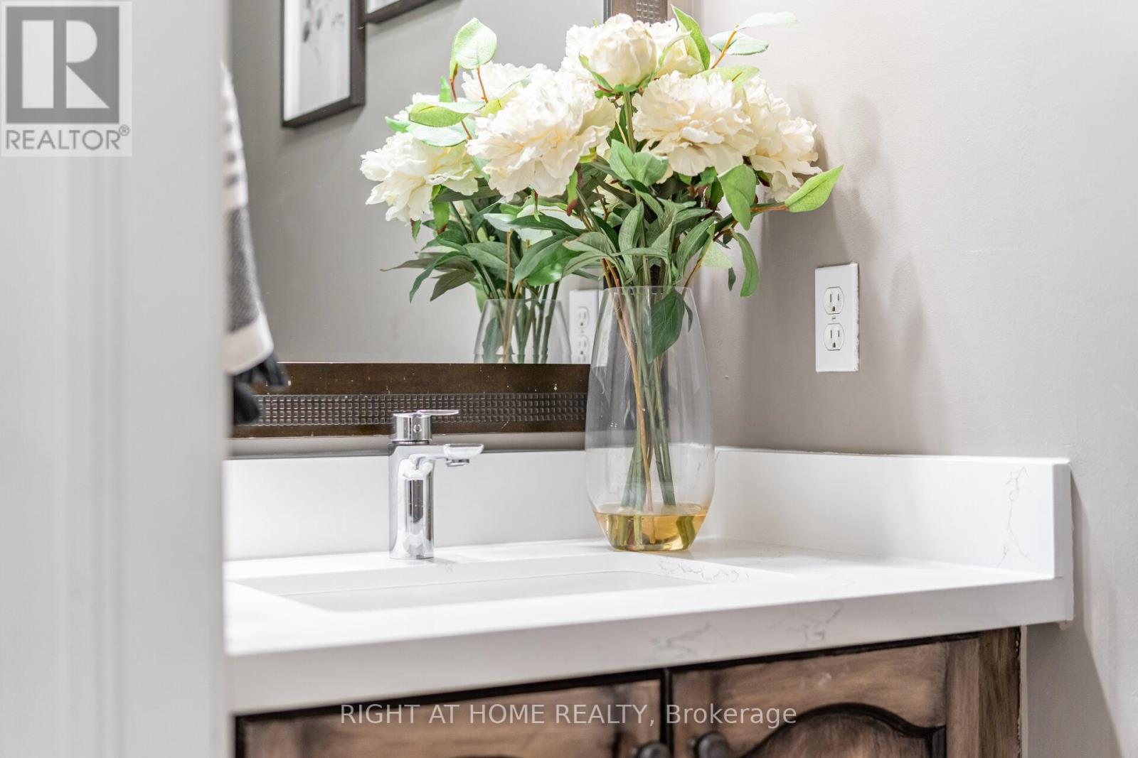 1353 Stephenson Drive, Burlington, Ontario  L7S 2M4 - Photo 20 - W12844598