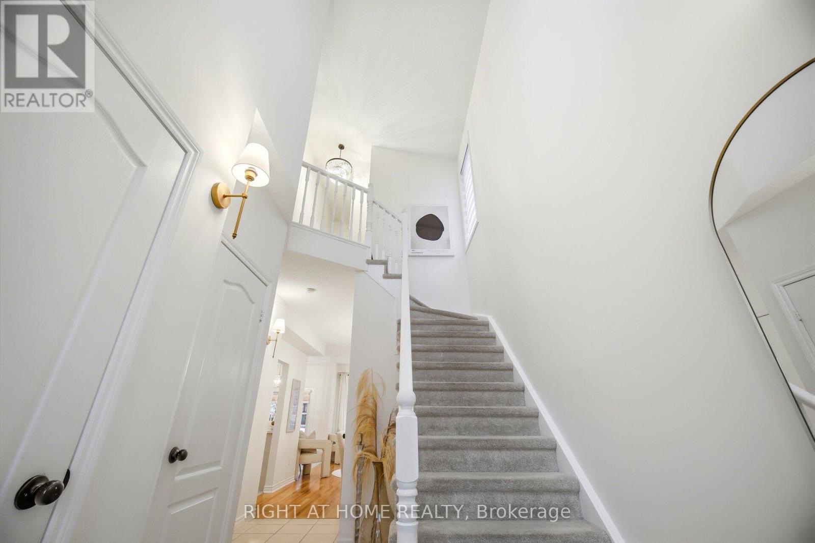 1353 Stephenson Drive, Burlington, Ontario  L7S 2M4 - Photo 21 - W12844598