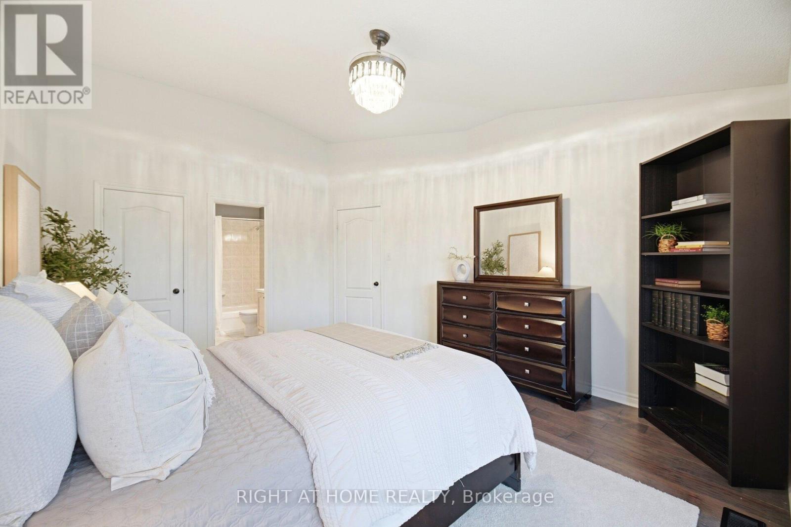 1353 Stephenson Drive, Burlington, Ontario  L7S 2M4 - Photo 28 - W12844598