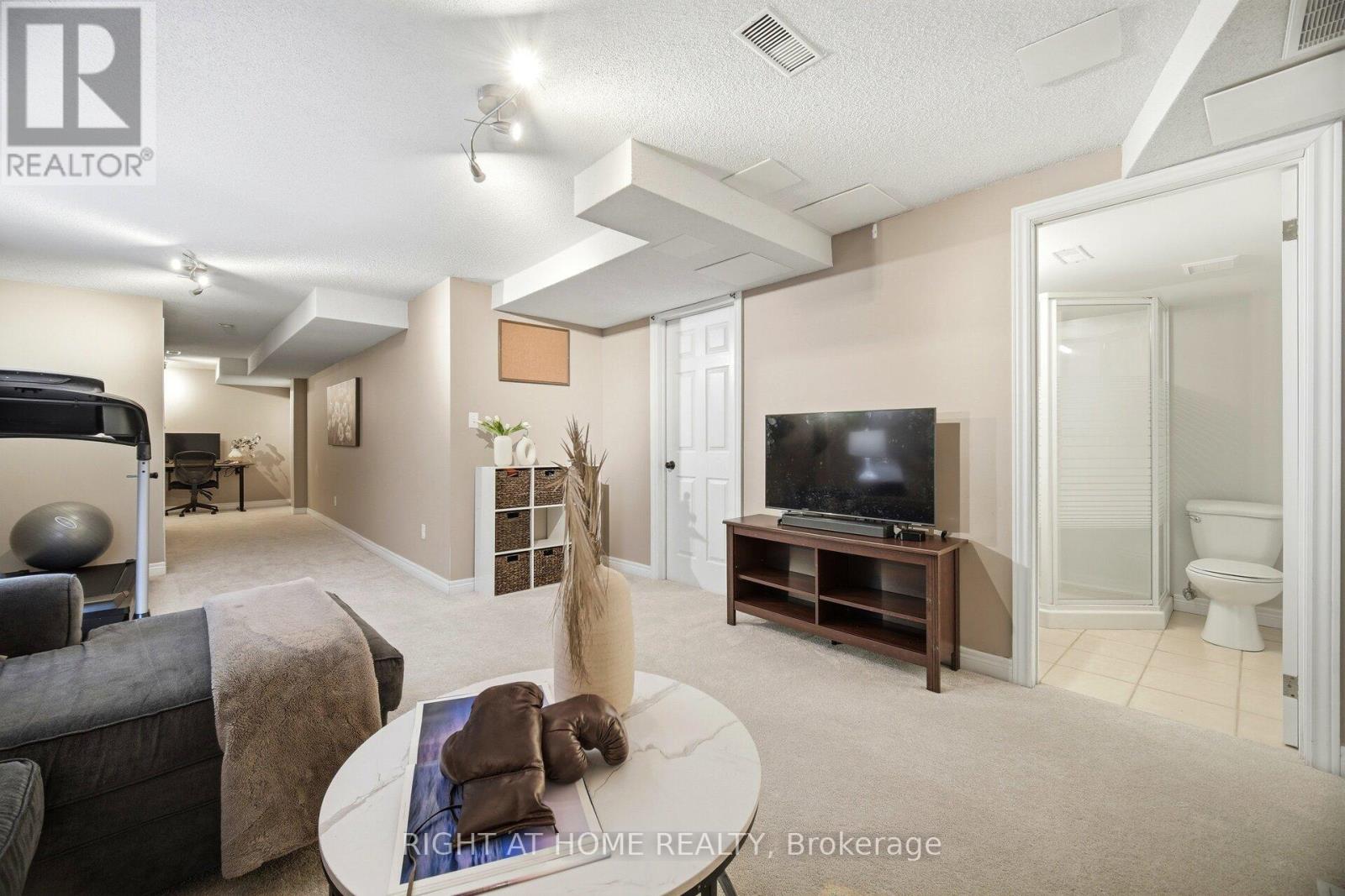 1353 Stephenson Drive, Burlington, Ontario  L7S 2M4 - Photo 43 - W12844598