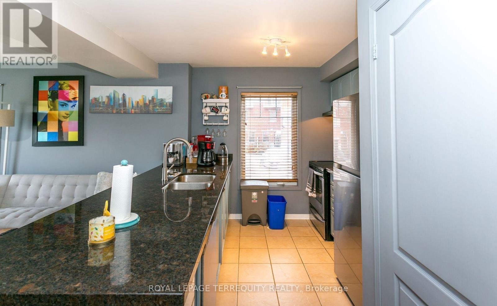 13 - 3250 Bentley Drive, Mississauga, Ontario  L5M 0P7 - Photo 3 - W12844640