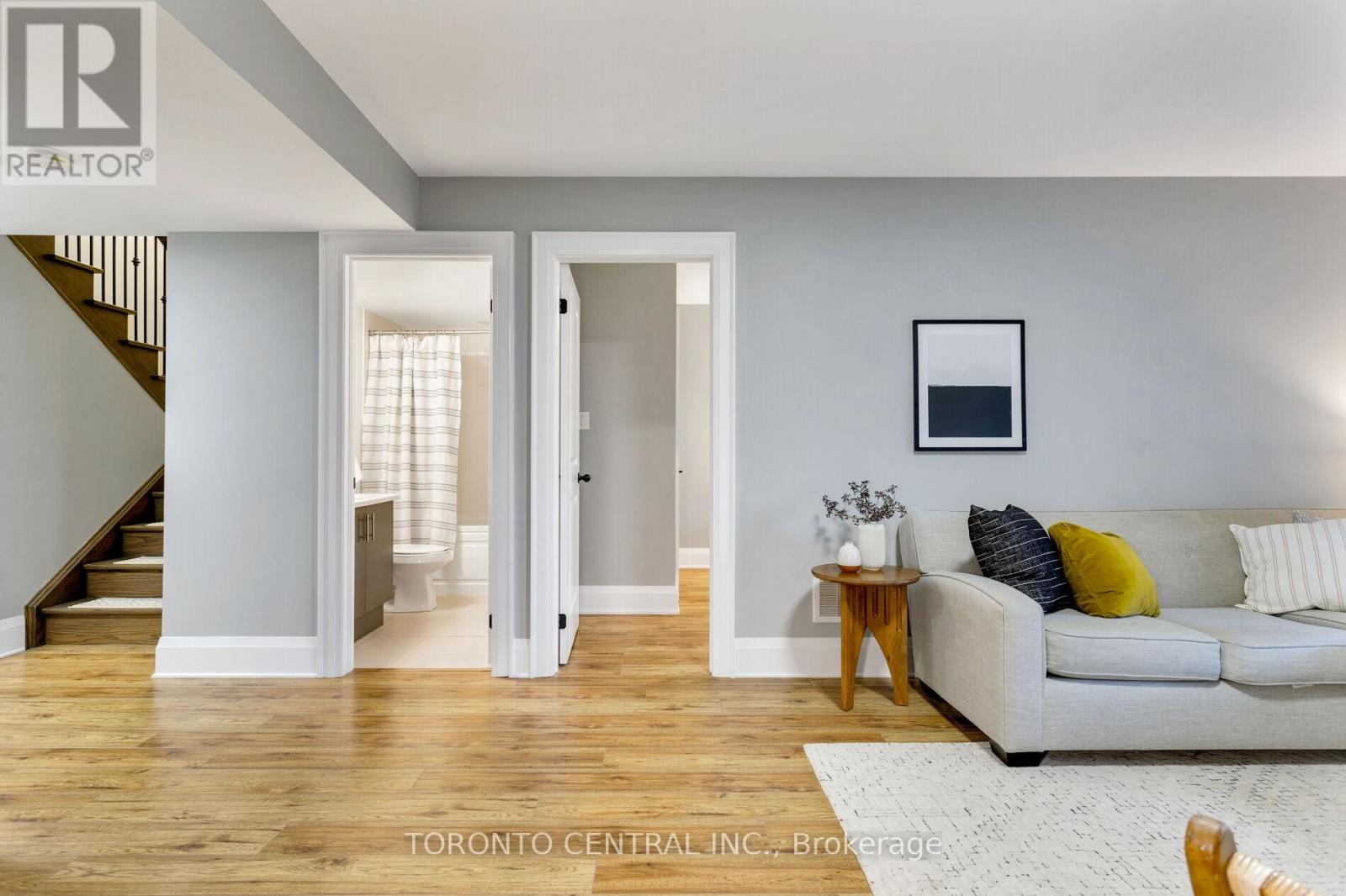 9 Chimney Swift Court, Toronto, Ontario  M9B 0C6 - Photo 37 - W12844654