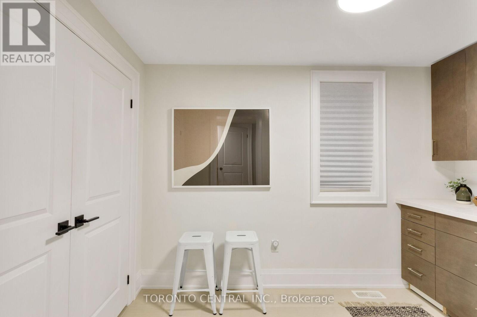 9 Chimney Swift Court, Toronto, Ontario  M9B 0C6 - Photo 49 - W12844654