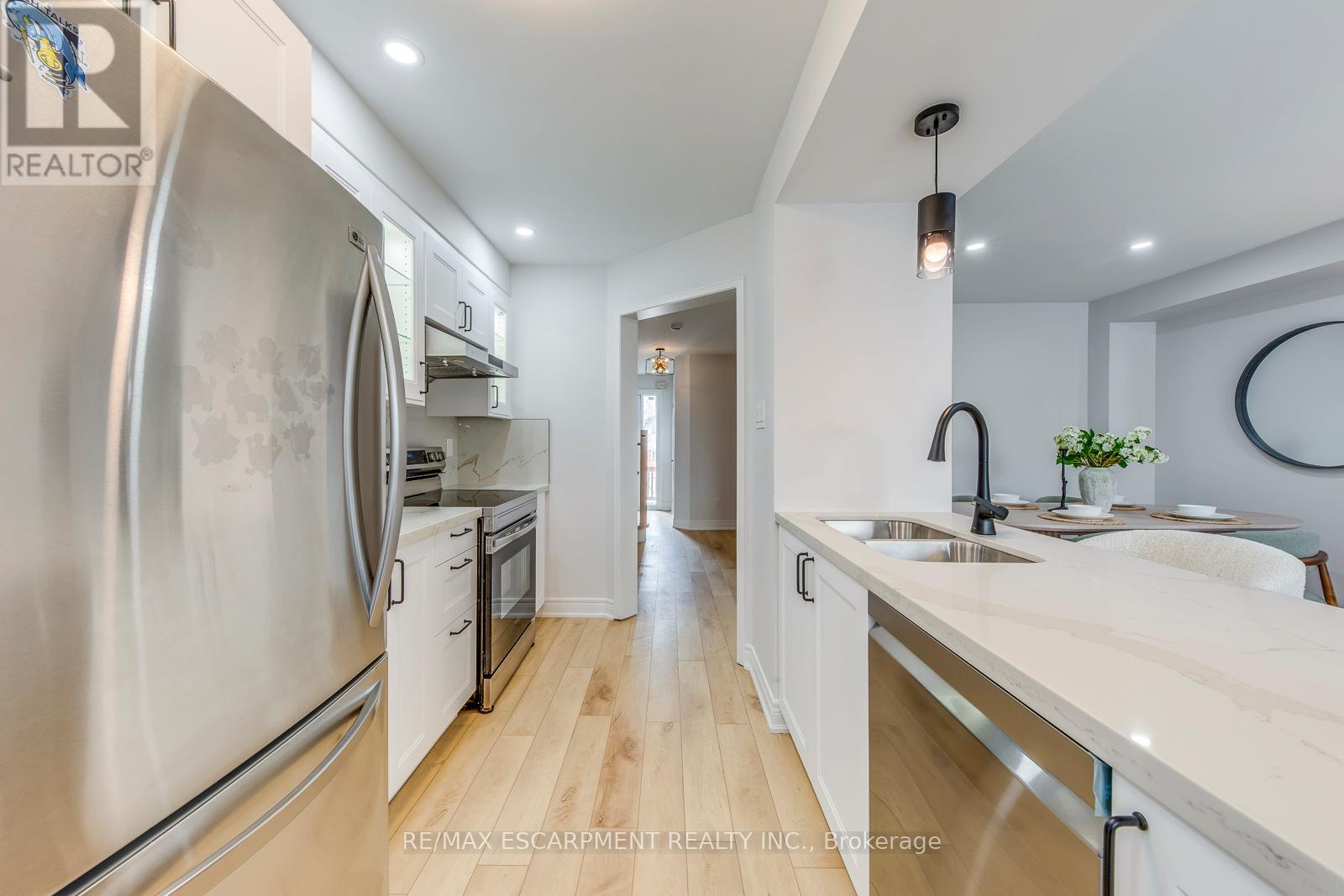 17 - 2350 Grand Ravine Drive, Oakville, Ontario  L6H 6E2 - Photo 14 - W12844656