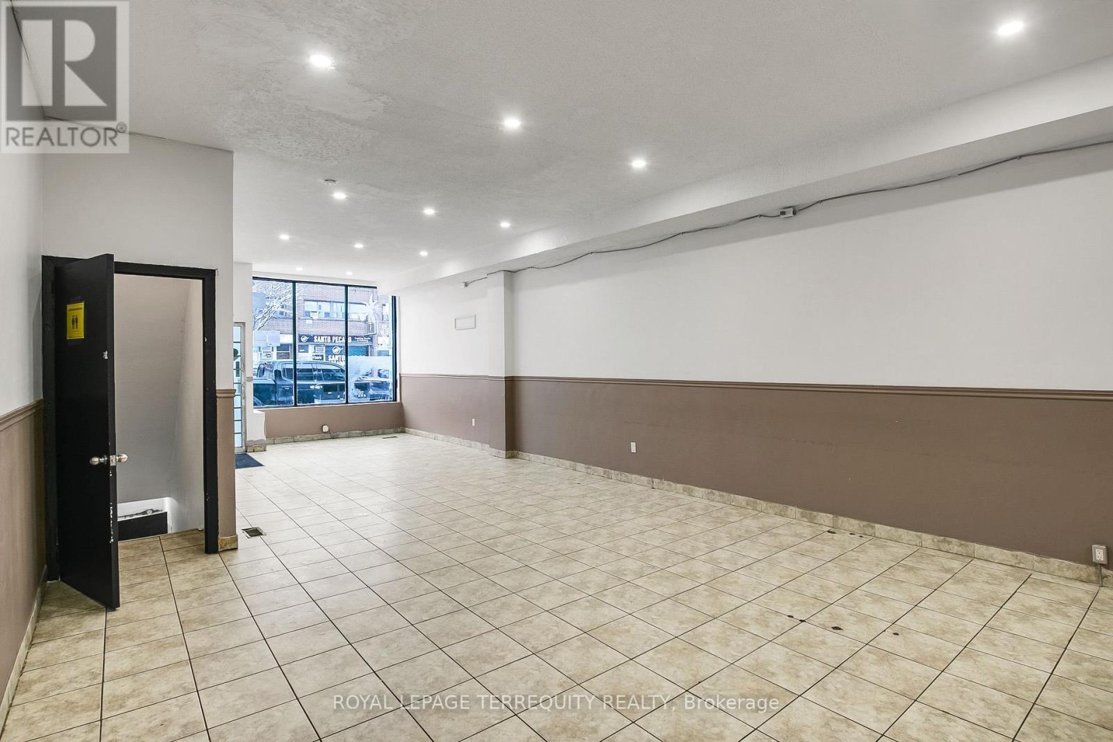 Main & Lower - 1680 St Clair Avenue W, Toronto, Ontario  M6N 1H8 - Photo 8 - W12844692