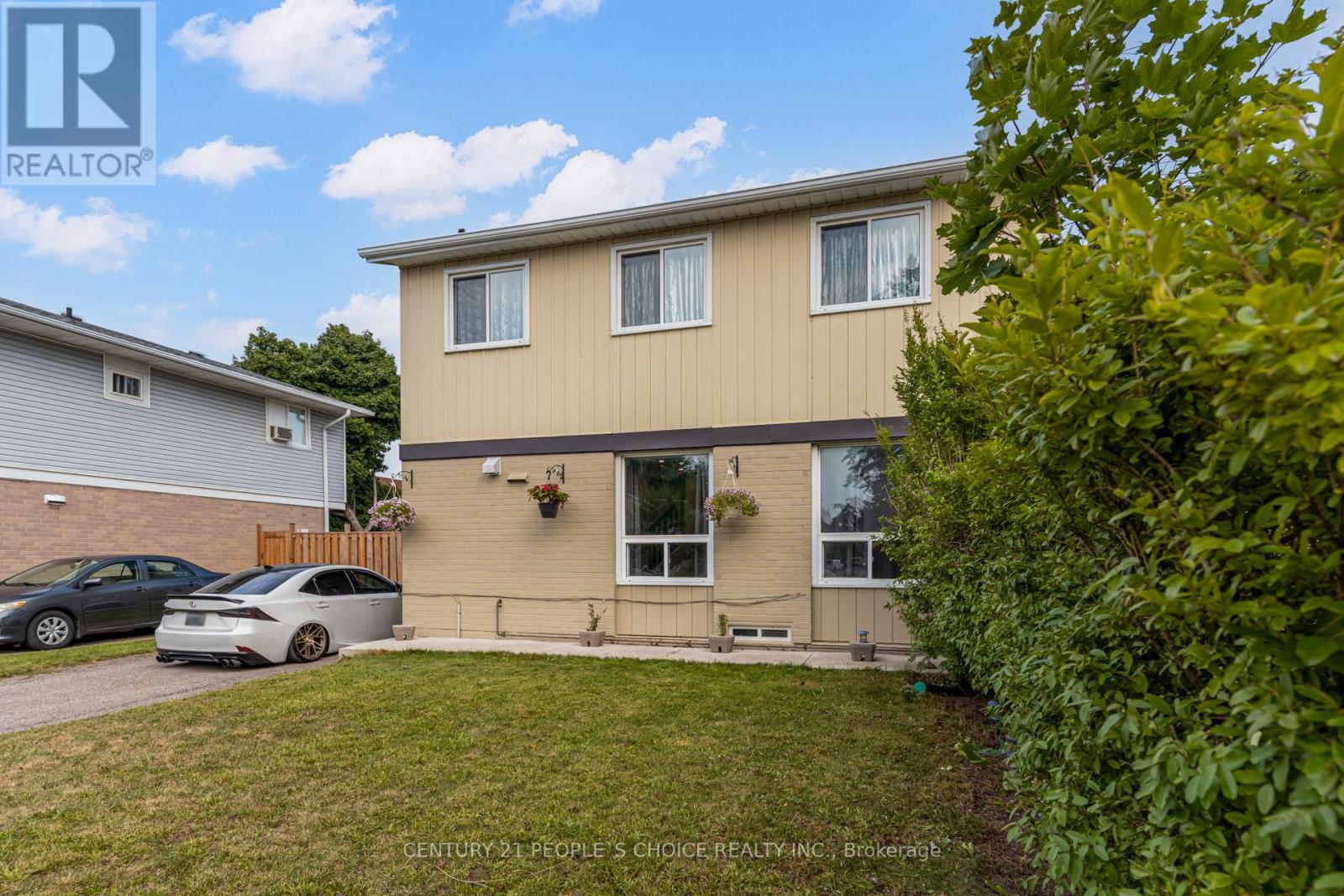 18 Hernon Court, Brampton, Ontario  L6S 2B9 - Photo 4 - W12844698