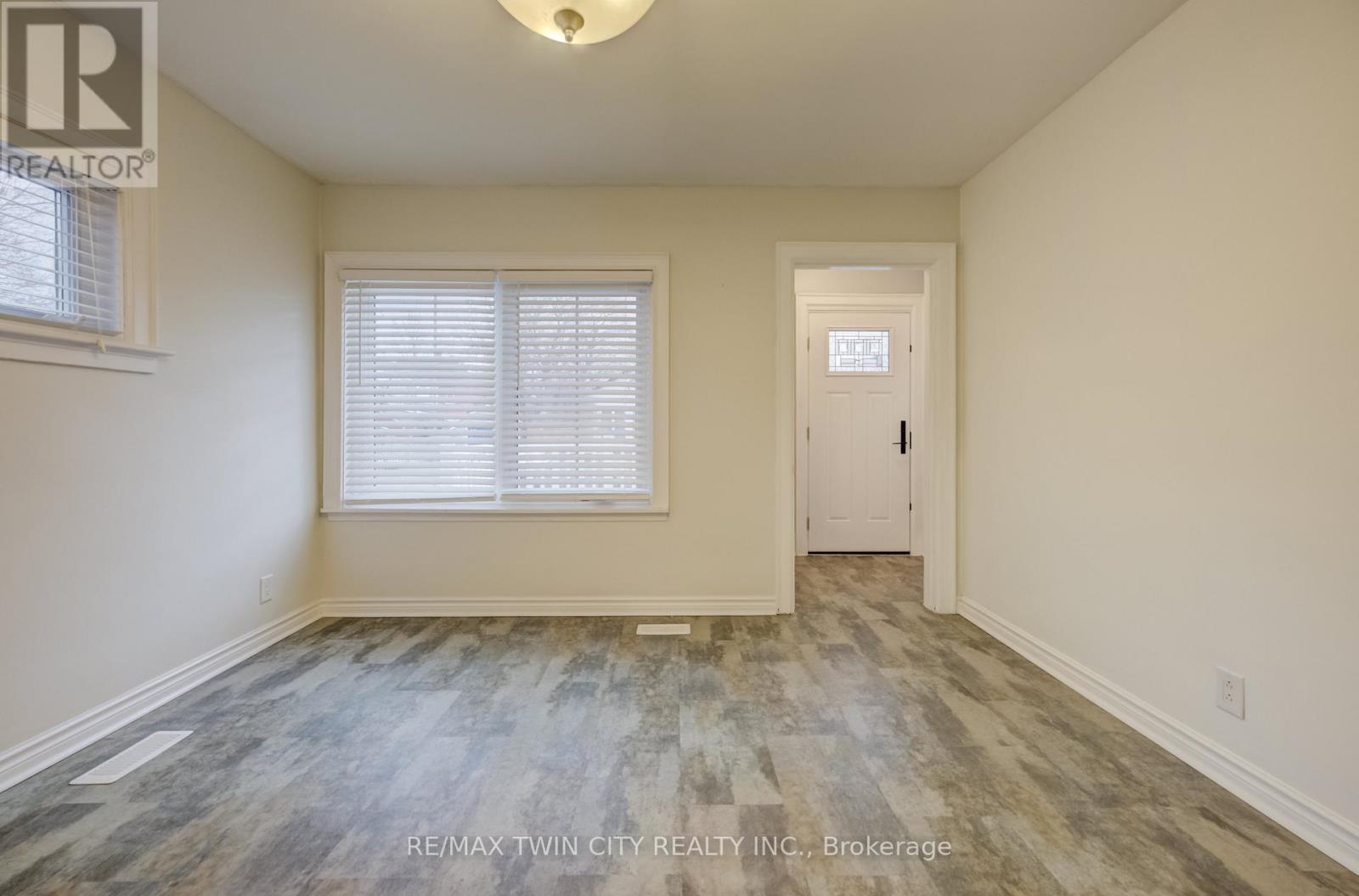 530 Frederick Street, Cambridge, Ontario  N3H 2A2 - Photo 4 - X12844572