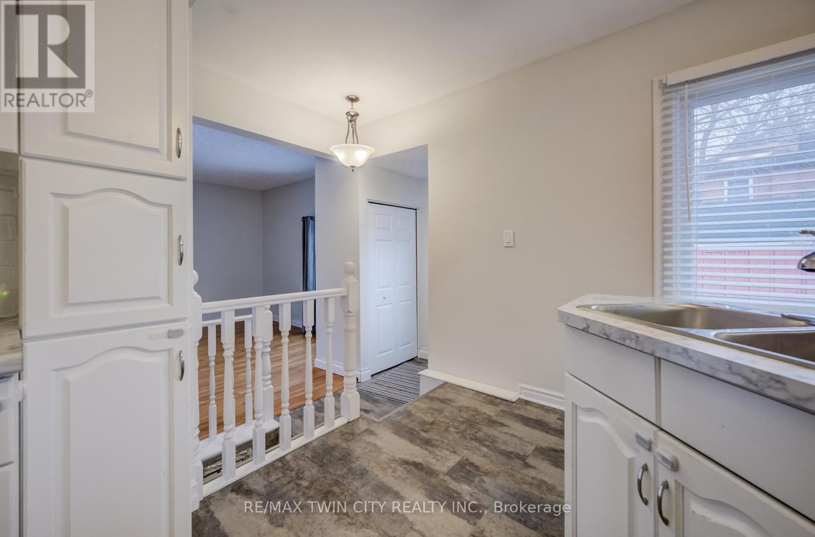 530 Frederick Street, Cambridge, Ontario  N3H 2A2 - Photo 8 - X12844572