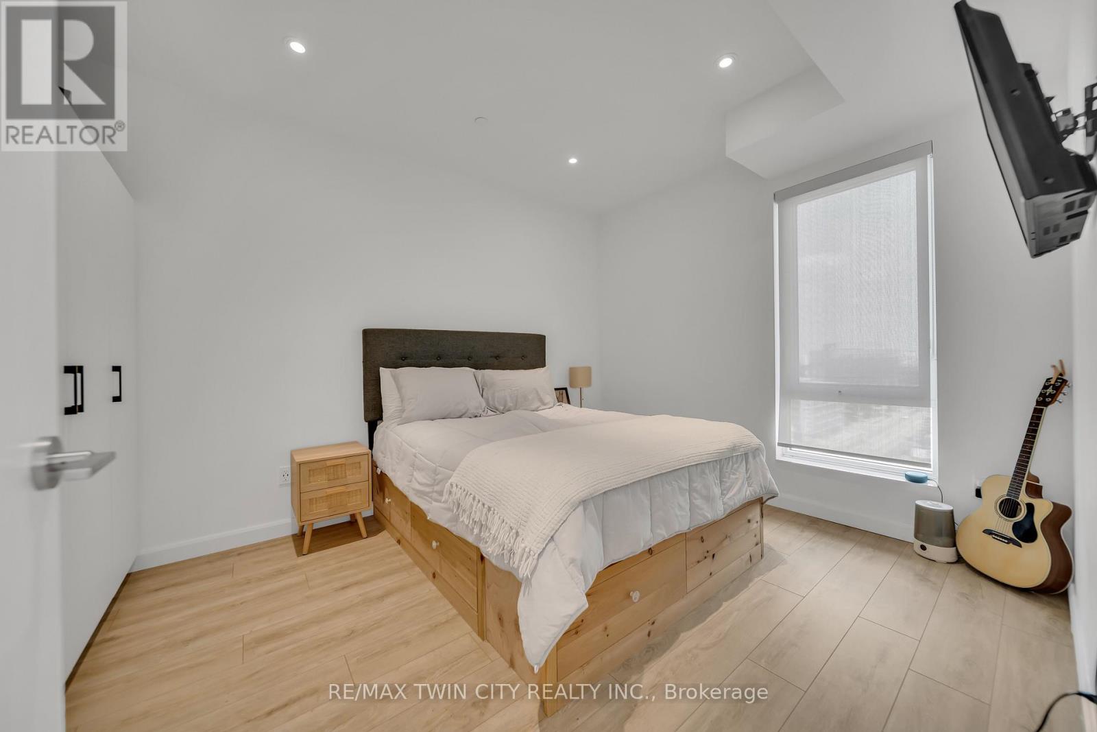 906 - 741 King Street W, Kitchener, Ontario  N2G 1E5 - Photo 18 - X12844578