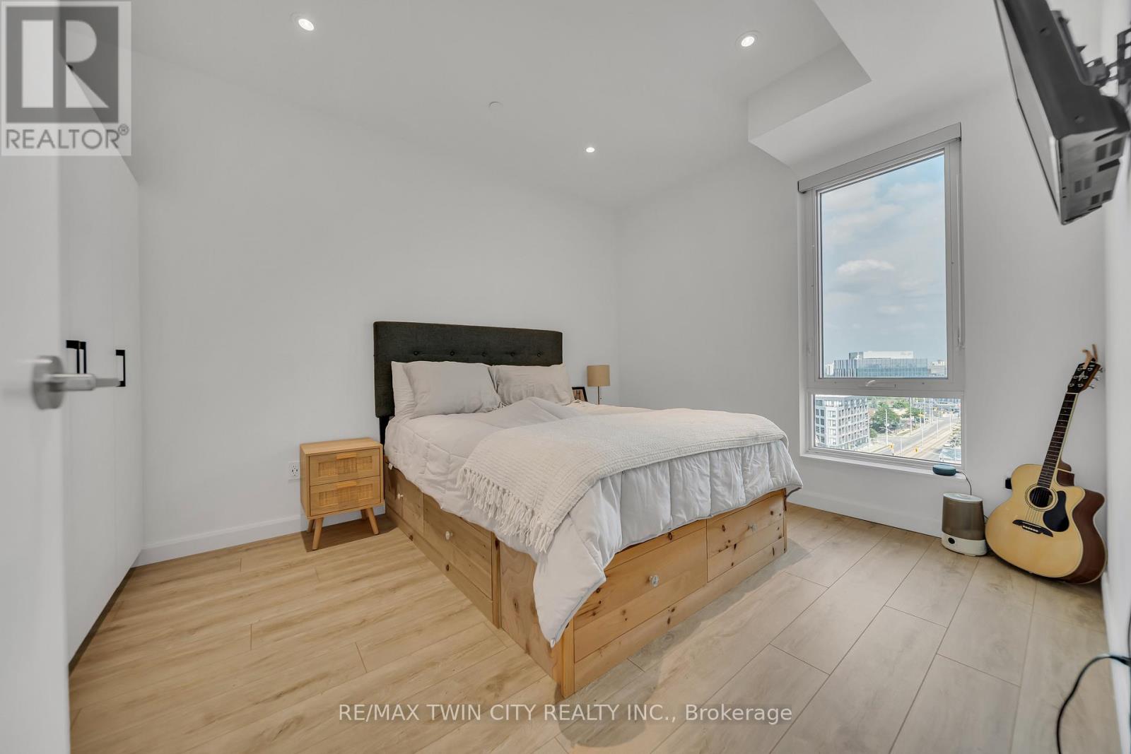 906 - 741 King Street W, Kitchener, Ontario  N2G 1E5 - Photo 19 - X12844578