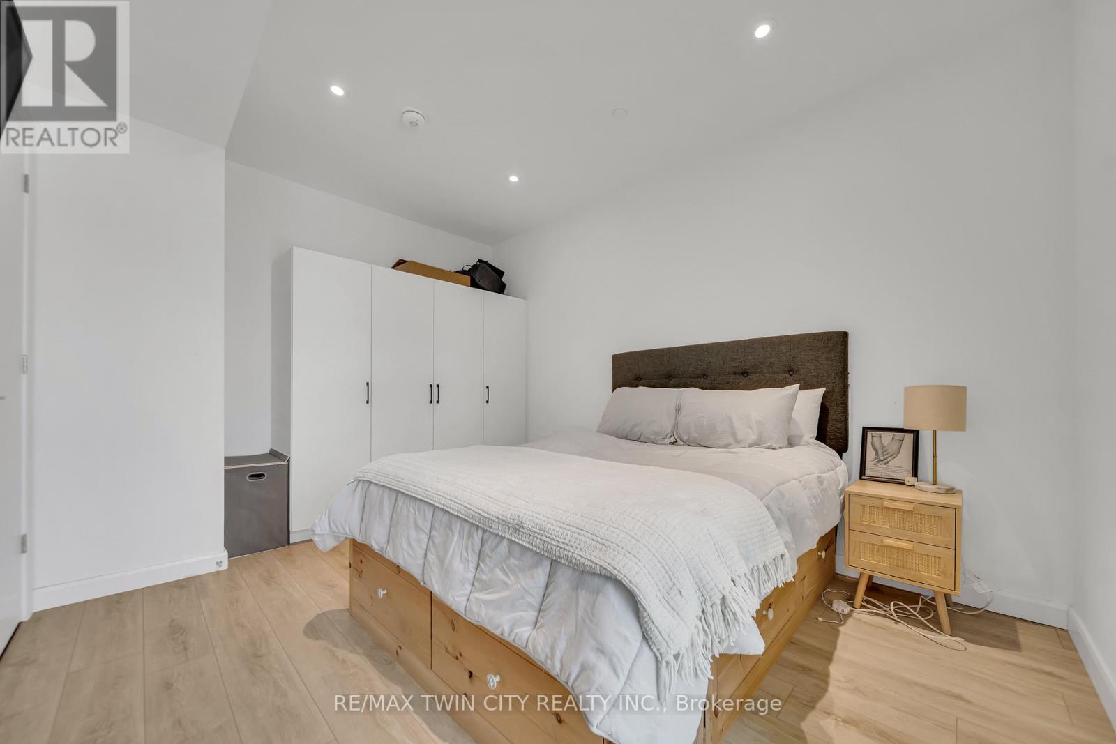 906 - 741 King Street W, Kitchener, Ontario  N2G 1E5 - Photo 20 - X12844578