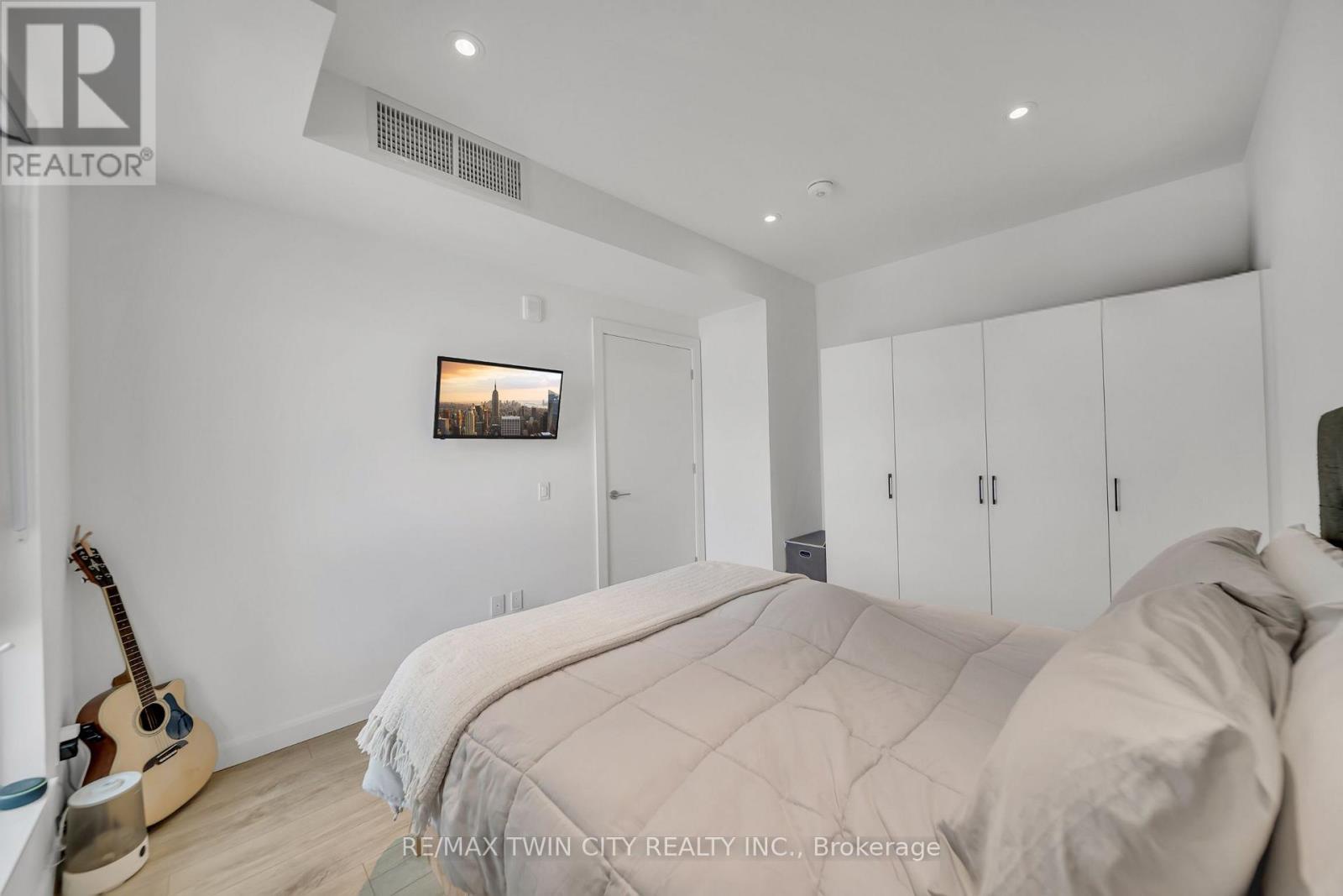 906 - 741 King Street W, Kitchener, Ontario  N2G 1E5 - Photo 21 - X12844578