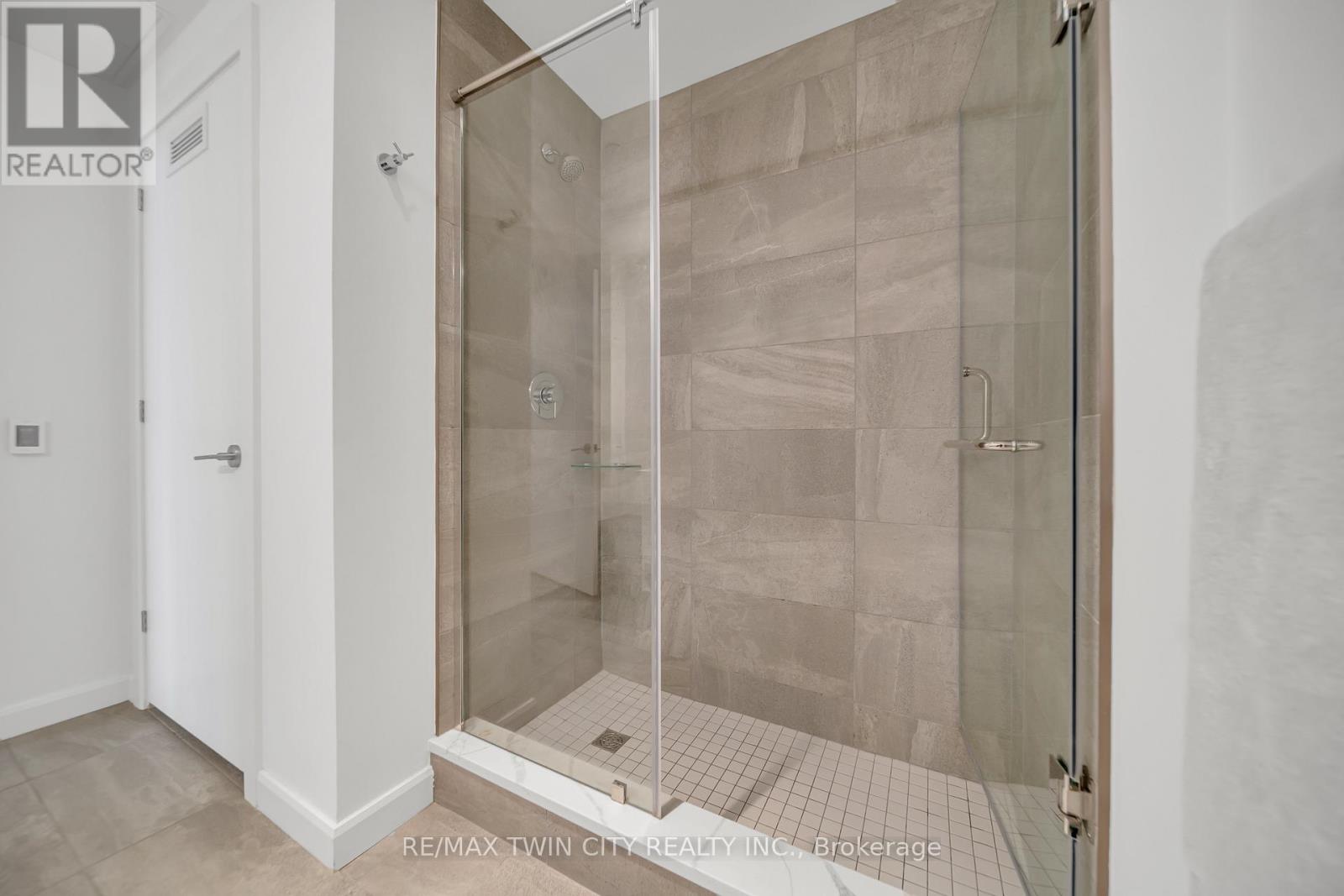 906 - 741 King Street W, Kitchener, Ontario  N2G 1E5 - Photo 23 - X12844578