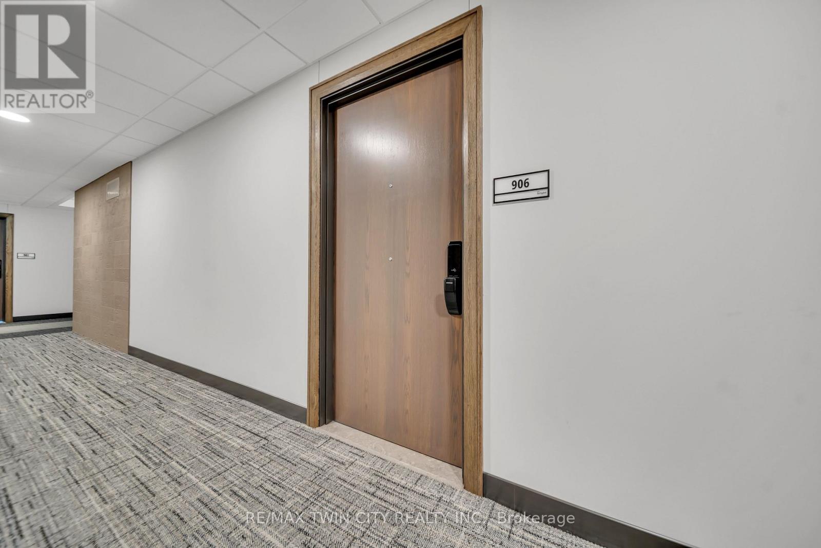 906 - 741 King Street W, Kitchener, Ontario  N2G 1E5 - Photo 7 - X12844578