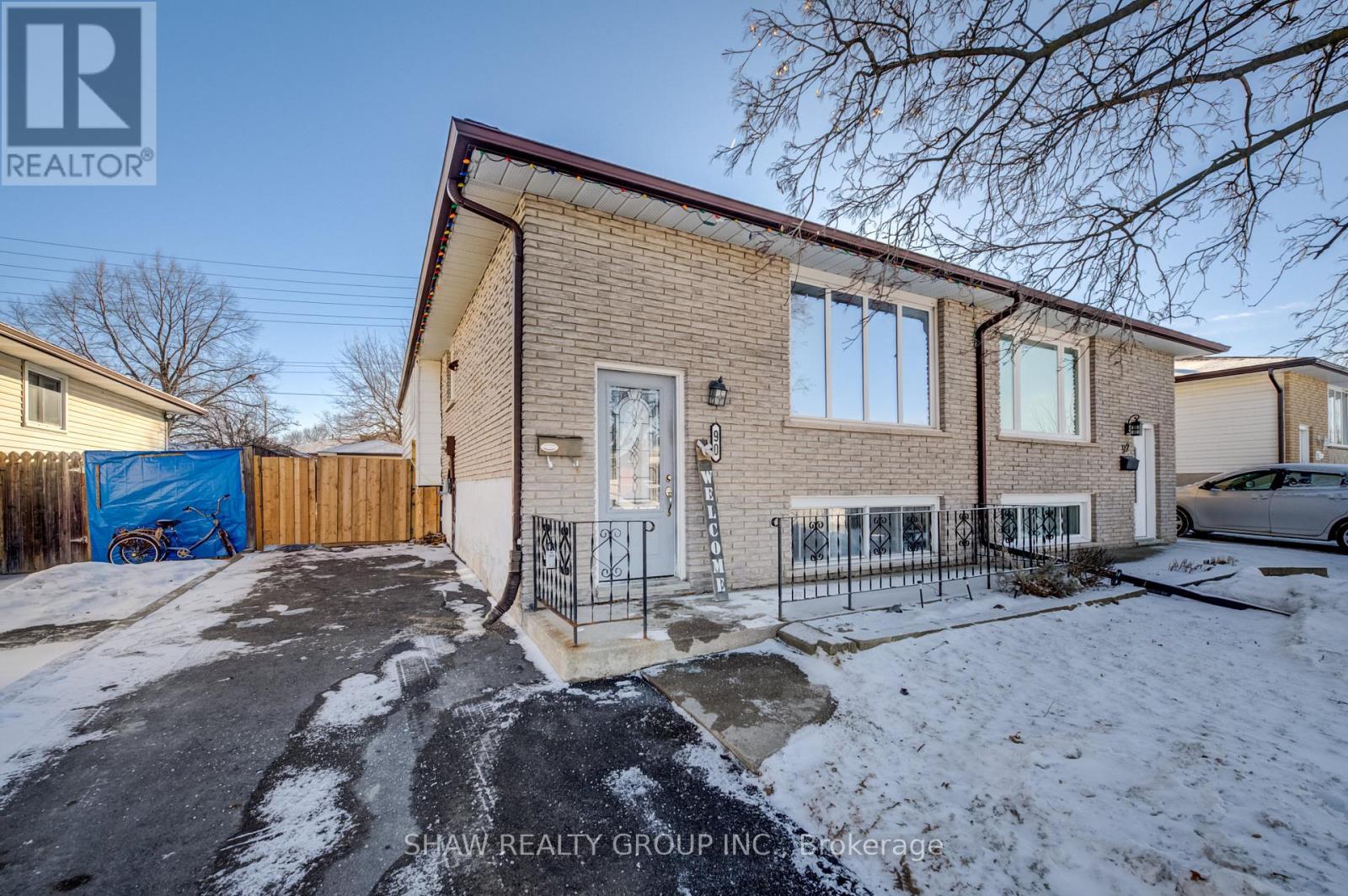 90 BAKERSFIELD DRIVE, Cambridge, Ontario