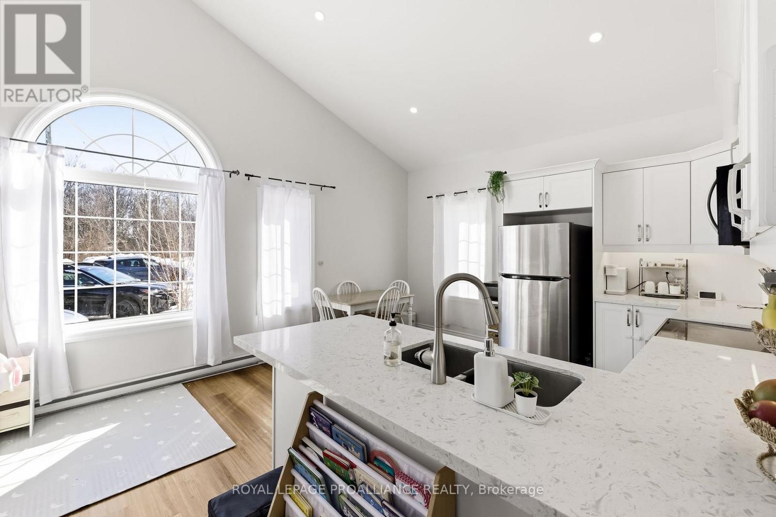 202 - 300 Croft Street, Port Hope, Ontario L1A 0E1 - Photo 15 - X12844778