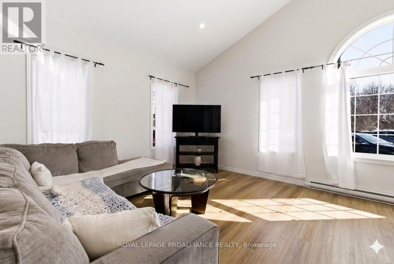 202 - 300 Croft Street, Port Hope, Ontario L1A 0E1 - Photo 6 - X12844778