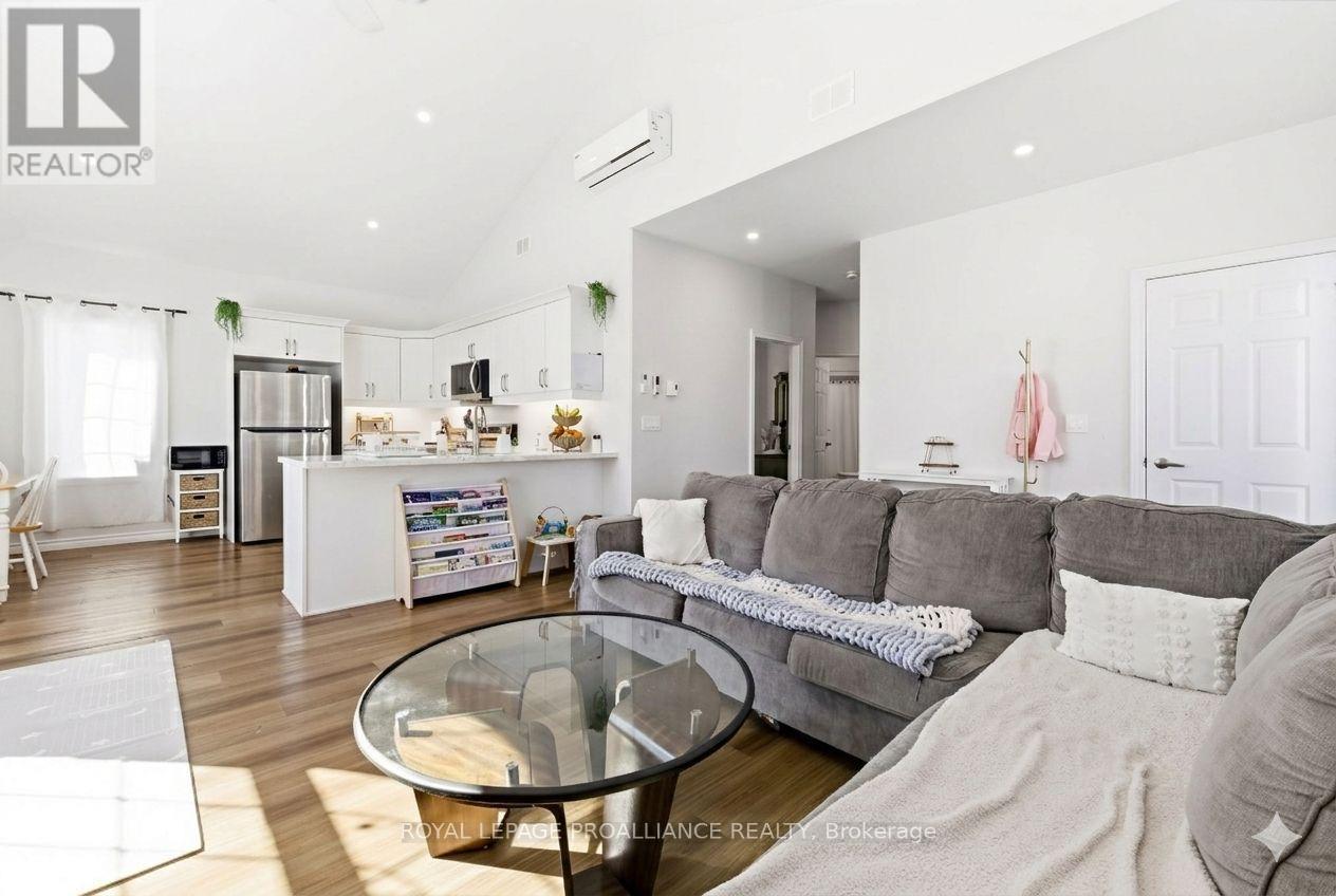 202 - 300 Croft Street, Port Hope, Ontario L1A 0E1 - Photo 9 - X12844778