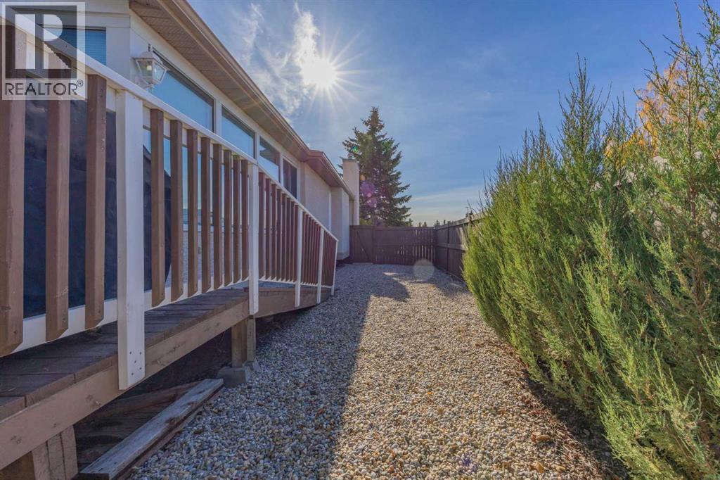 220 Sunset Place, Okotoks, Alberta  T1S 1P3 - Photo 40 - A2268466