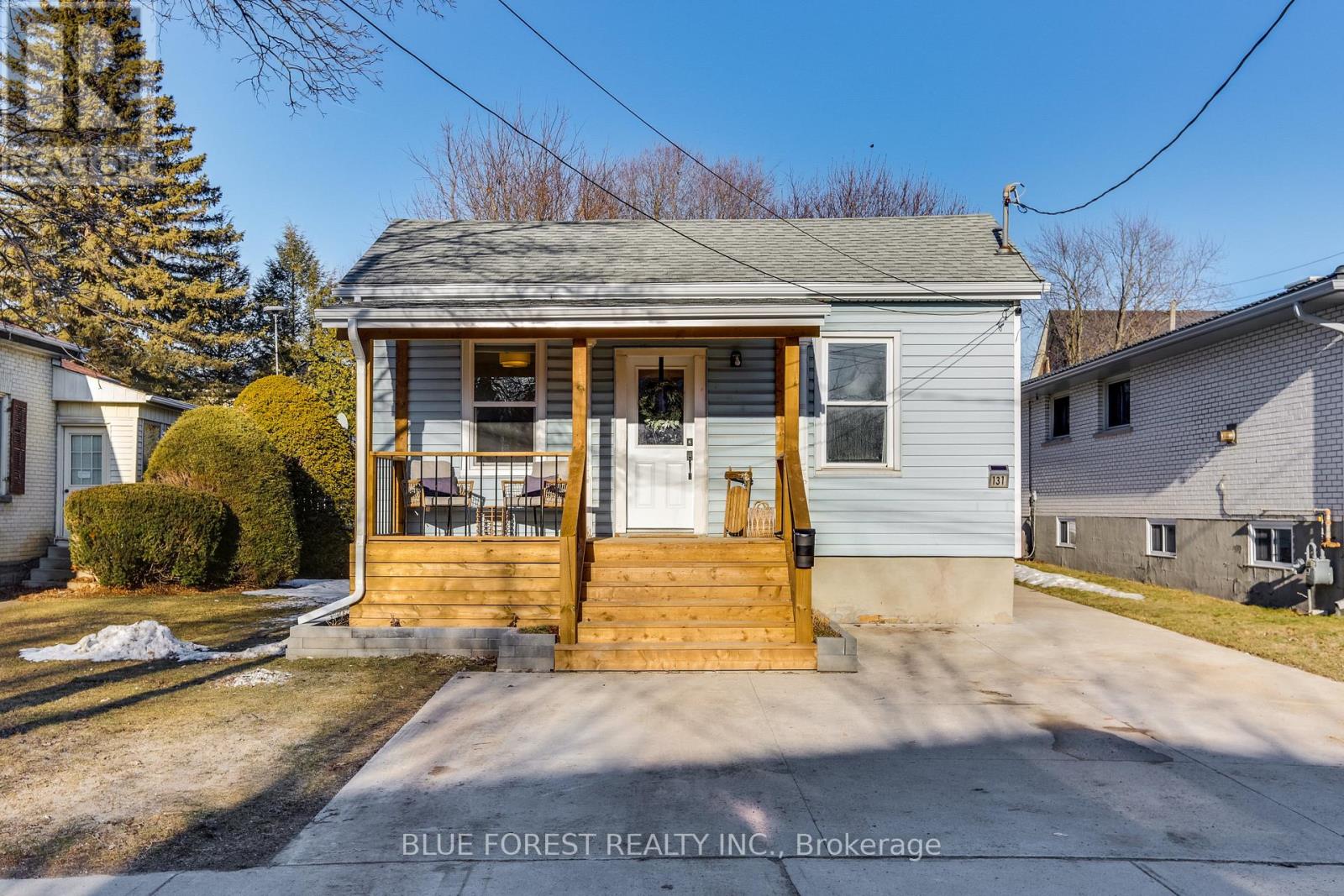 131 Emily Street, Strathroy-Caradoc, Ontario  N7G 2Z7 - Photo 2 - X12844782