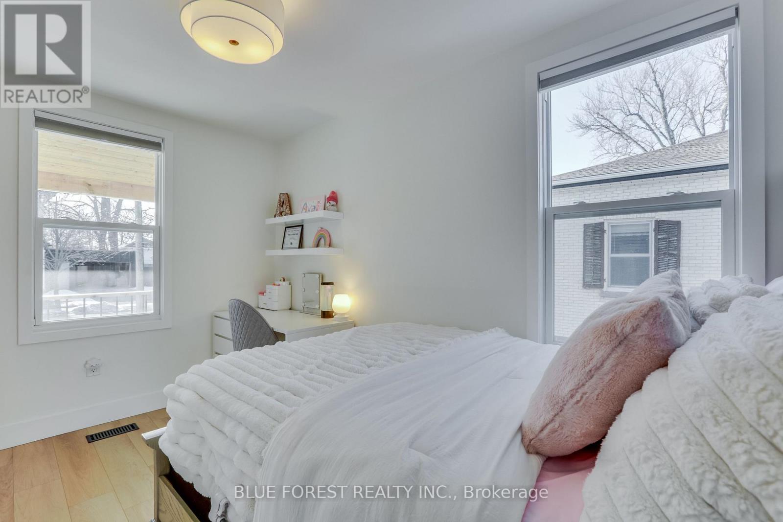 131 Emily Street, Strathroy-Caradoc, Ontario  N7G 2Z7 - Photo 9 - X12844782