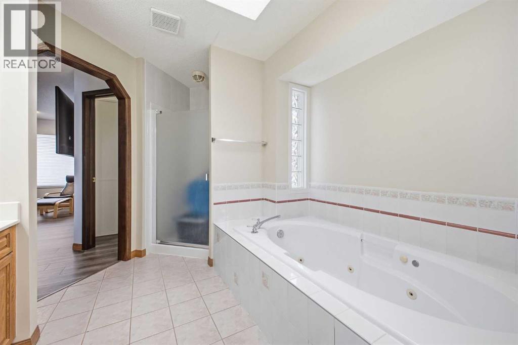 46 Sunset Way Se, Calgary, Alberta  T2X 3H6 - Photo 38 - A2289993