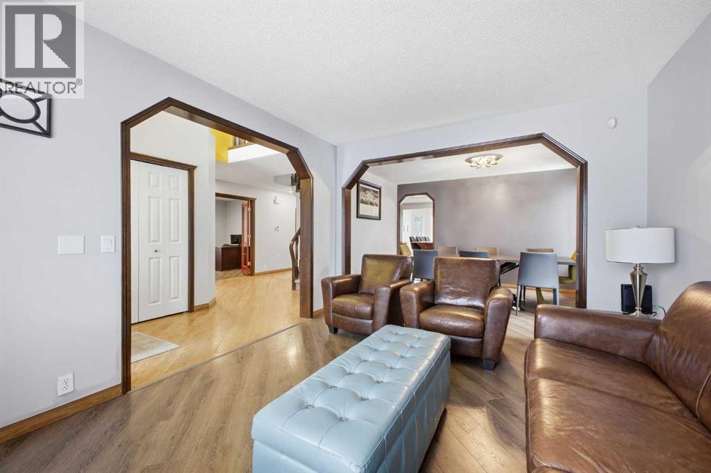 46 Sunset Way Se, Calgary, Alberta  T2X 3H6 - Photo 7 - A2289993