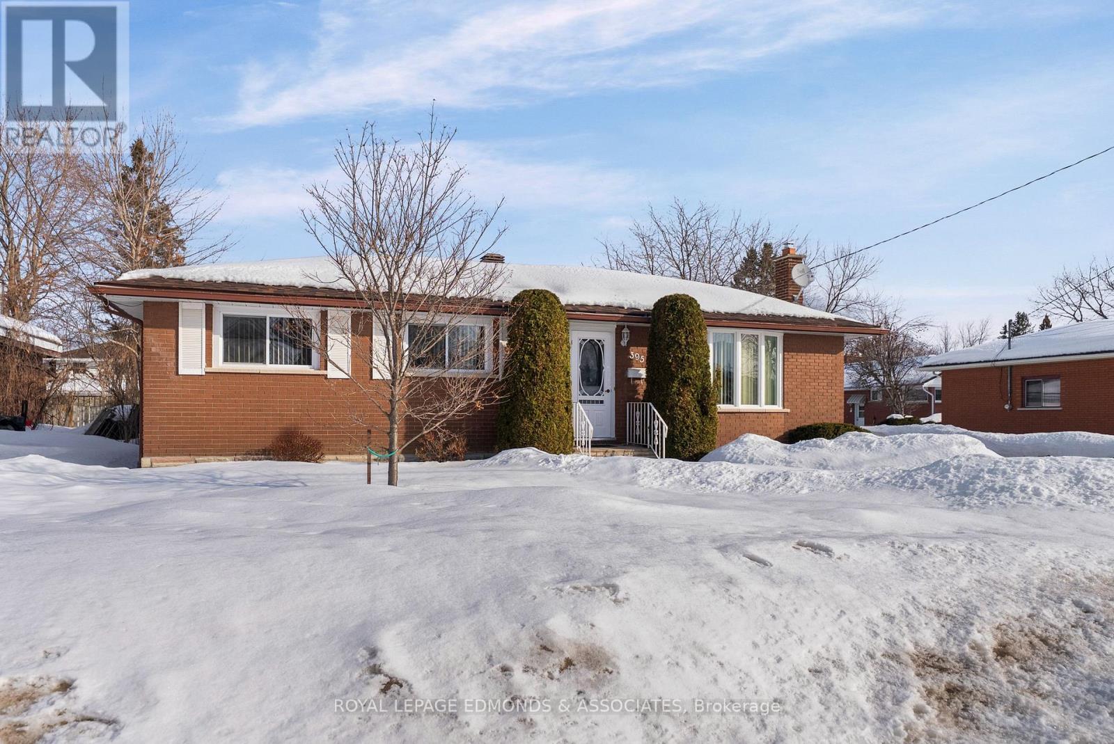 395 Chamberlain Street, Pembroke, Ontario  K8A 2N3 - Photo 2 - X12844770