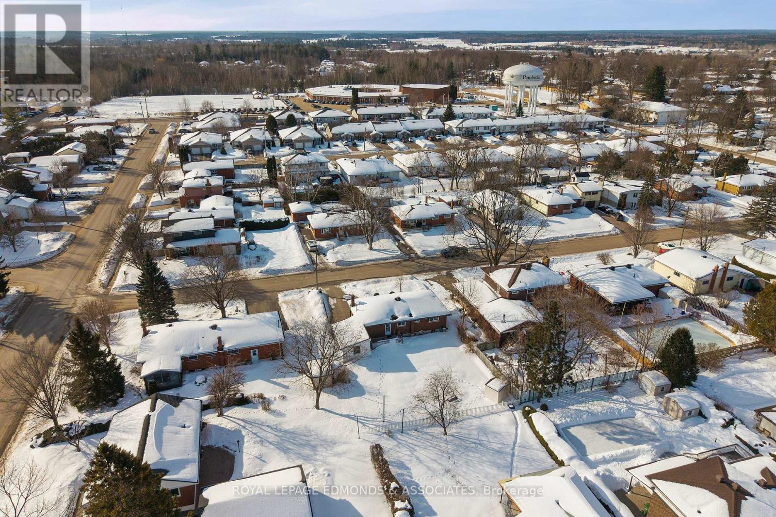 395 Chamberlain Street, Pembroke, Ontario  K8A 2N3 - Photo 42 - X12844770