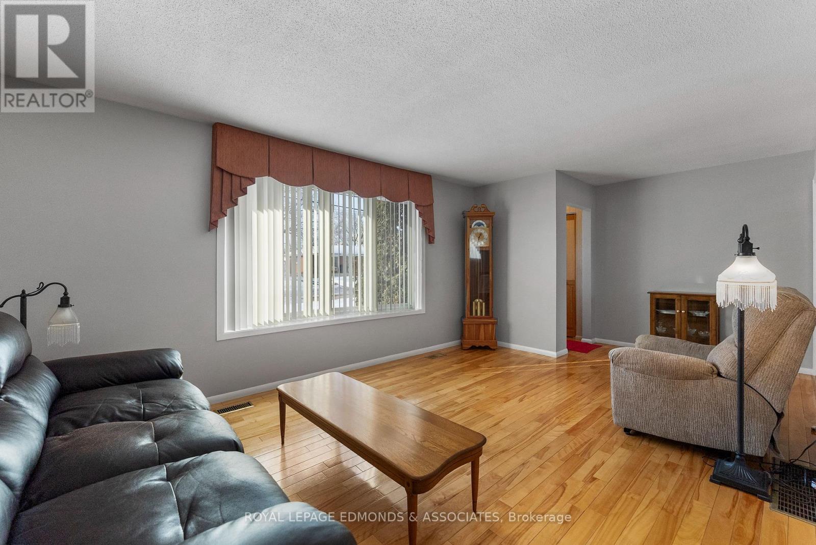 395 Chamberlain Street, Pembroke, Ontario  K8A 2N3 - Photo 5 - X12844770