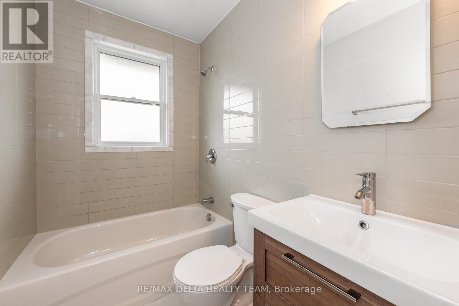 4 - 416 Dovercourt Avenue, Ottawa, Ontario  K2A 0T1 - Photo 16 - X12844820