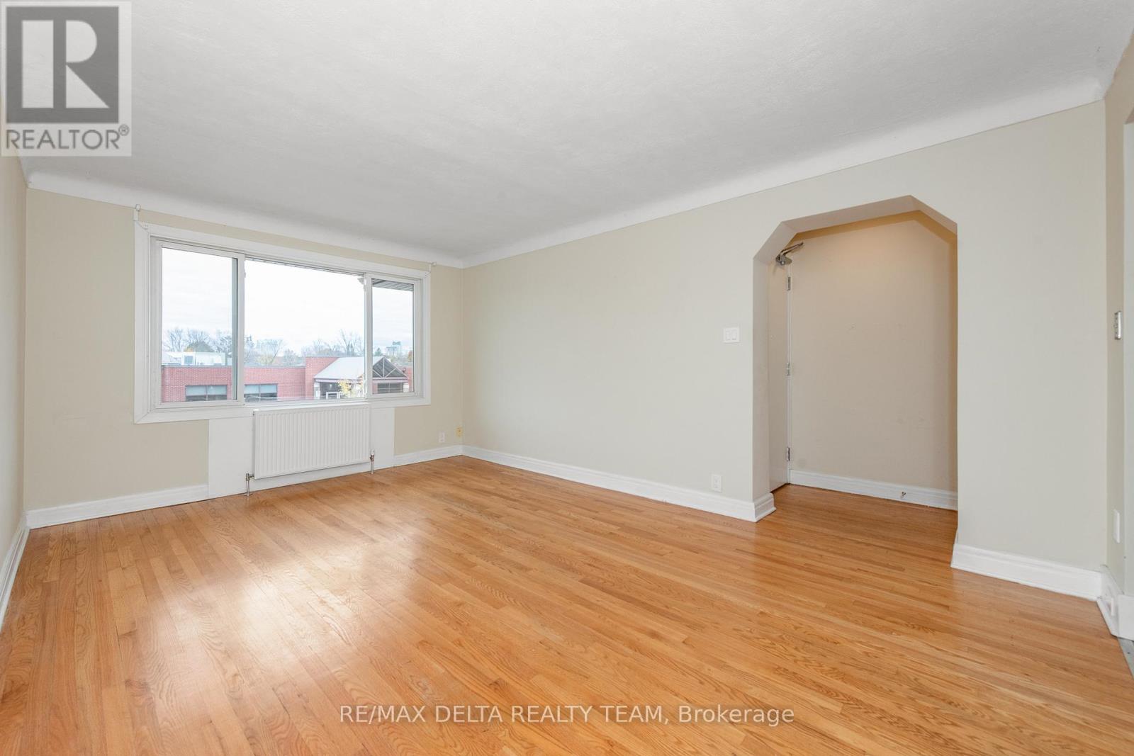 4 - 416 Dovercourt Avenue, Ottawa, Ontario  K2A 0T1 - Photo 4 - X12844820