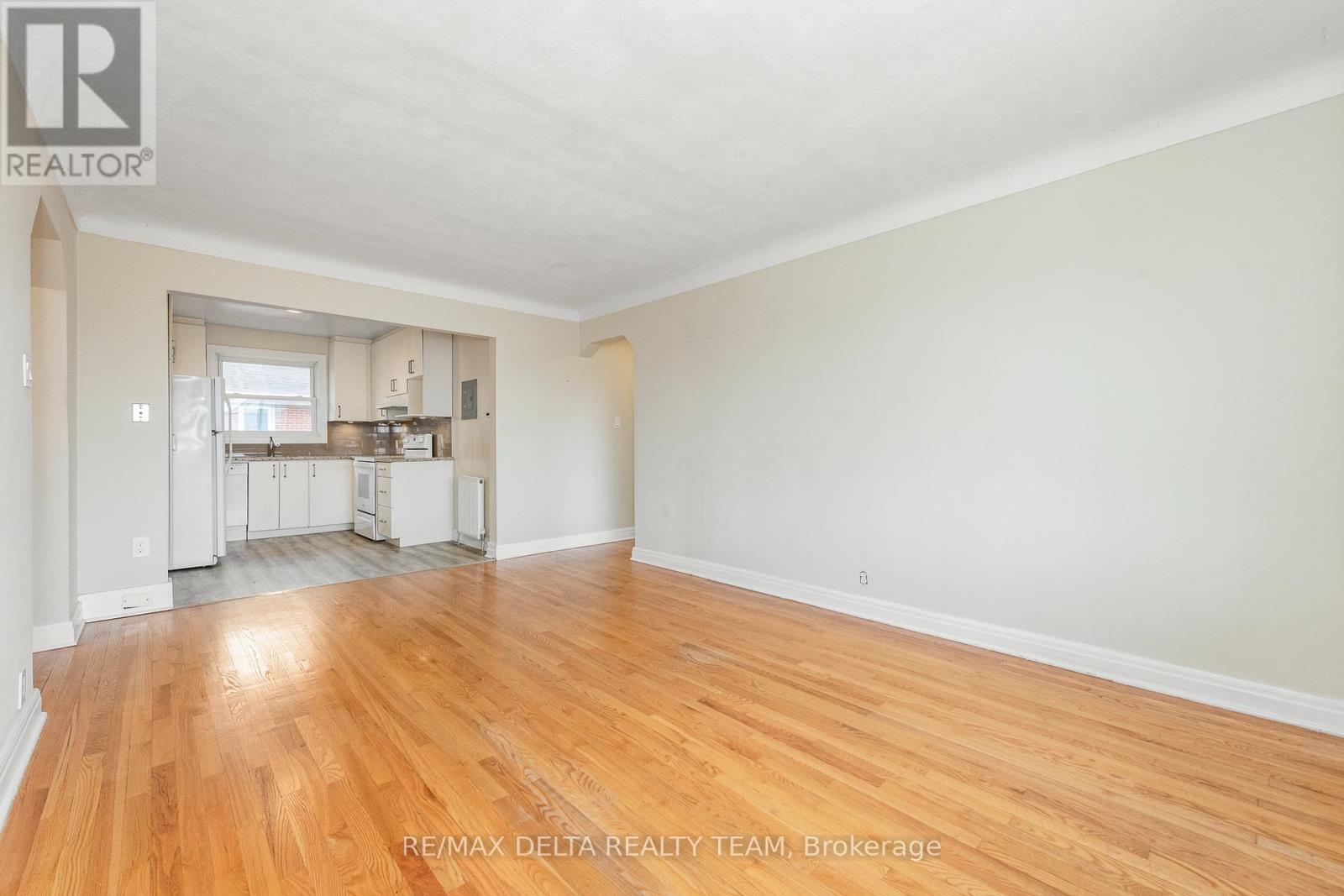 4 - 416 Dovercourt Avenue, Ottawa, Ontario  K2A 0T1 - Photo 5 - X12844820