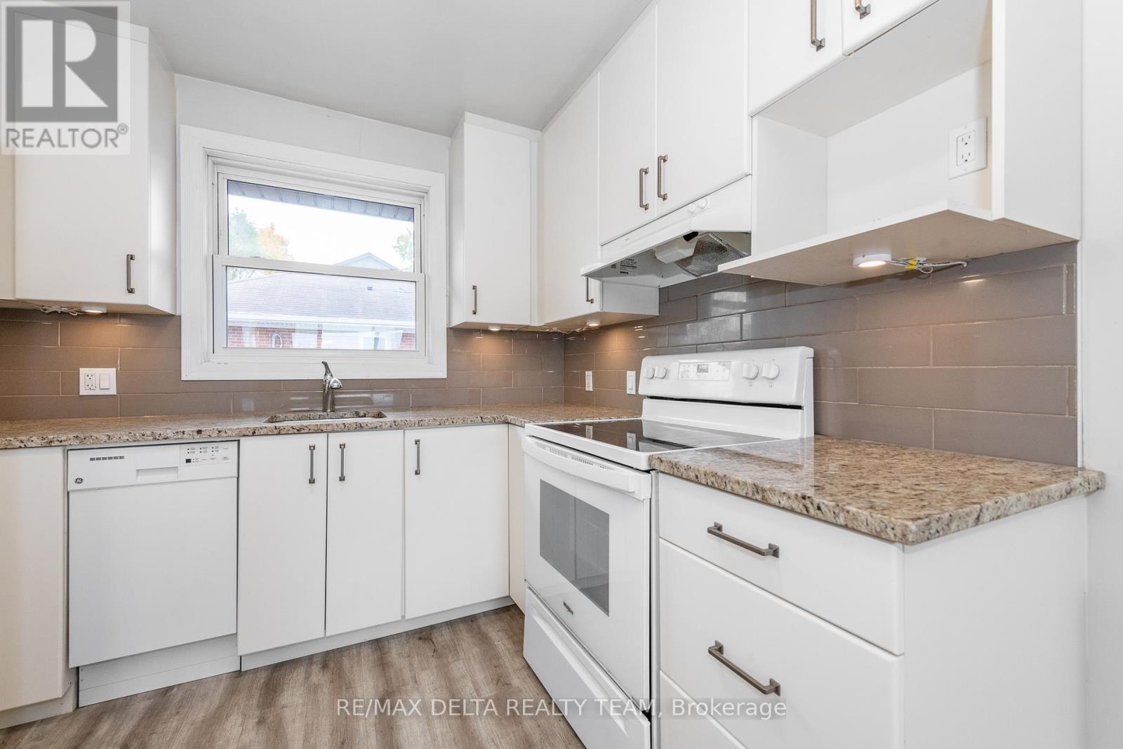 4 - 416 Dovercourt Avenue, Ottawa, Ontario  K2A 0T1 - Photo 8 - X12844820