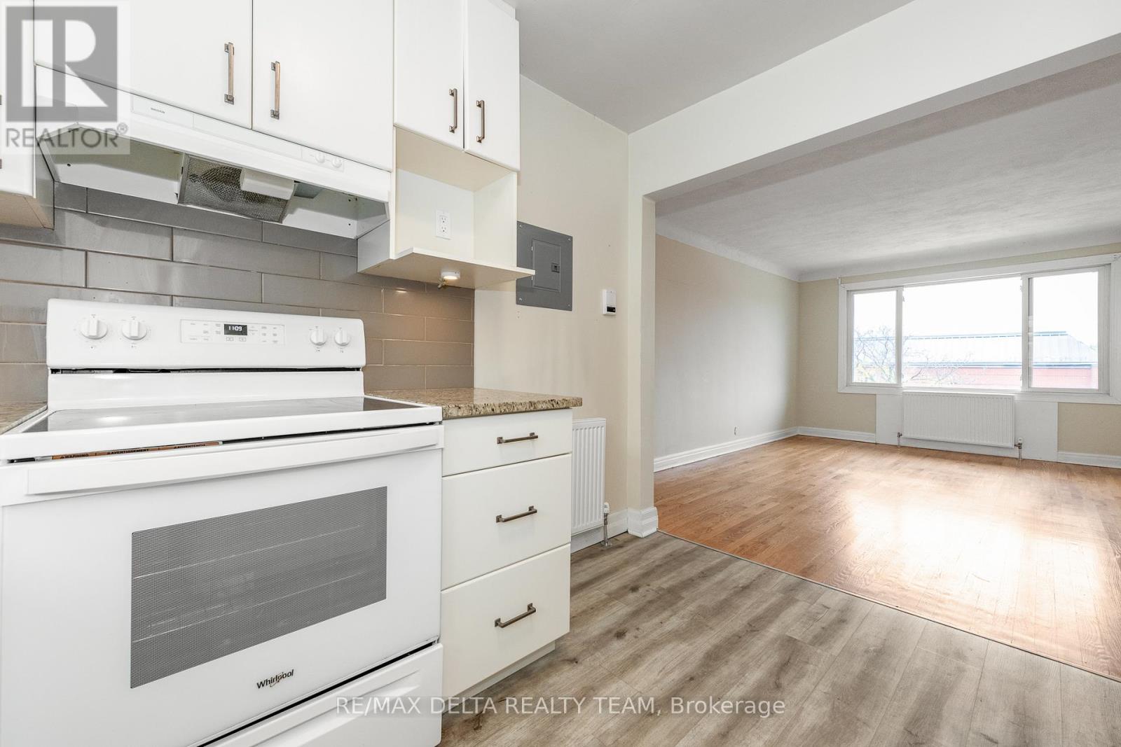 4 - 416 Dovercourt Avenue, Ottawa, Ontario  K2A 0T1 - Photo 9 - X12844820