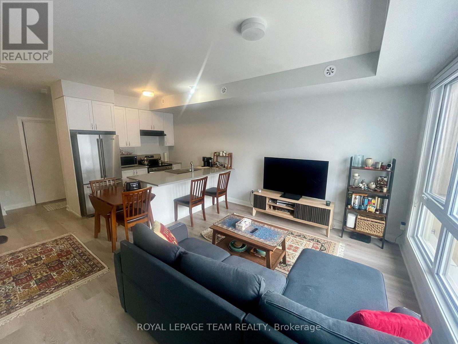 230 Mishi Private, Ottawa, Ontario  K1K 5C4 - Photo 2 - X12844860