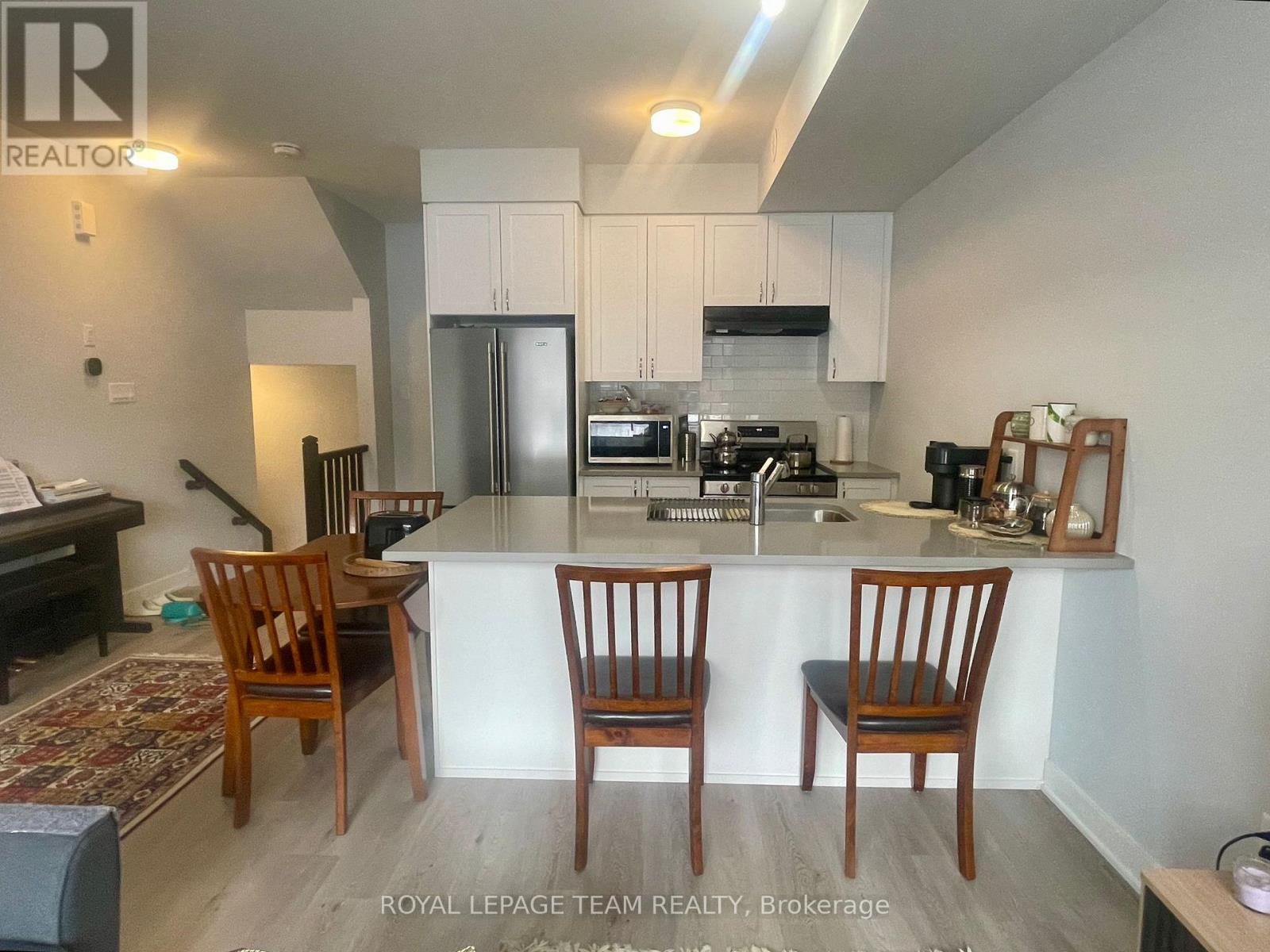 230 Mishi Private, Ottawa, Ontario  K1K 5C4 - Photo 4 - X12844860