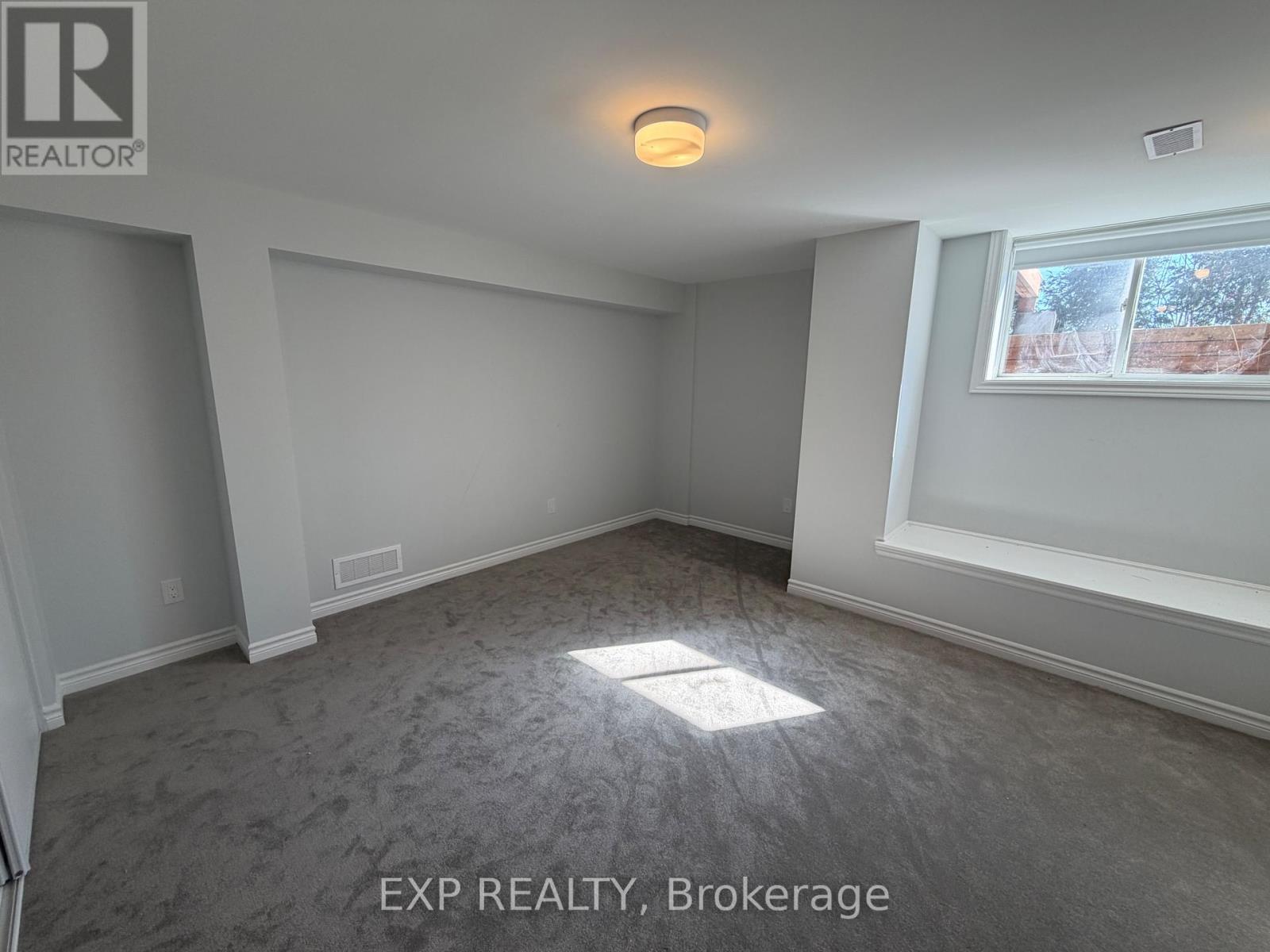 700 Lapland Private, Ottawa, Ontario  K2S 1B6 - Photo 18 - X12844908