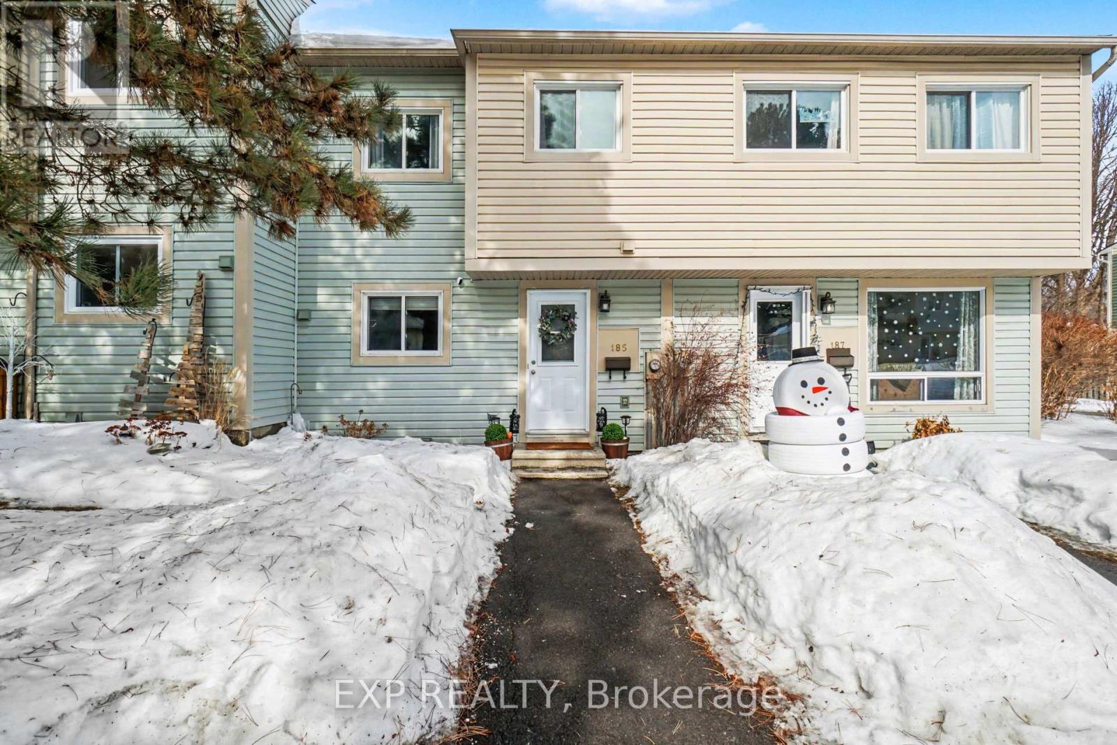 185 Teal Crescent, Ottawa, Ontario  K1E 2C3 - Photo 2 - X12844910