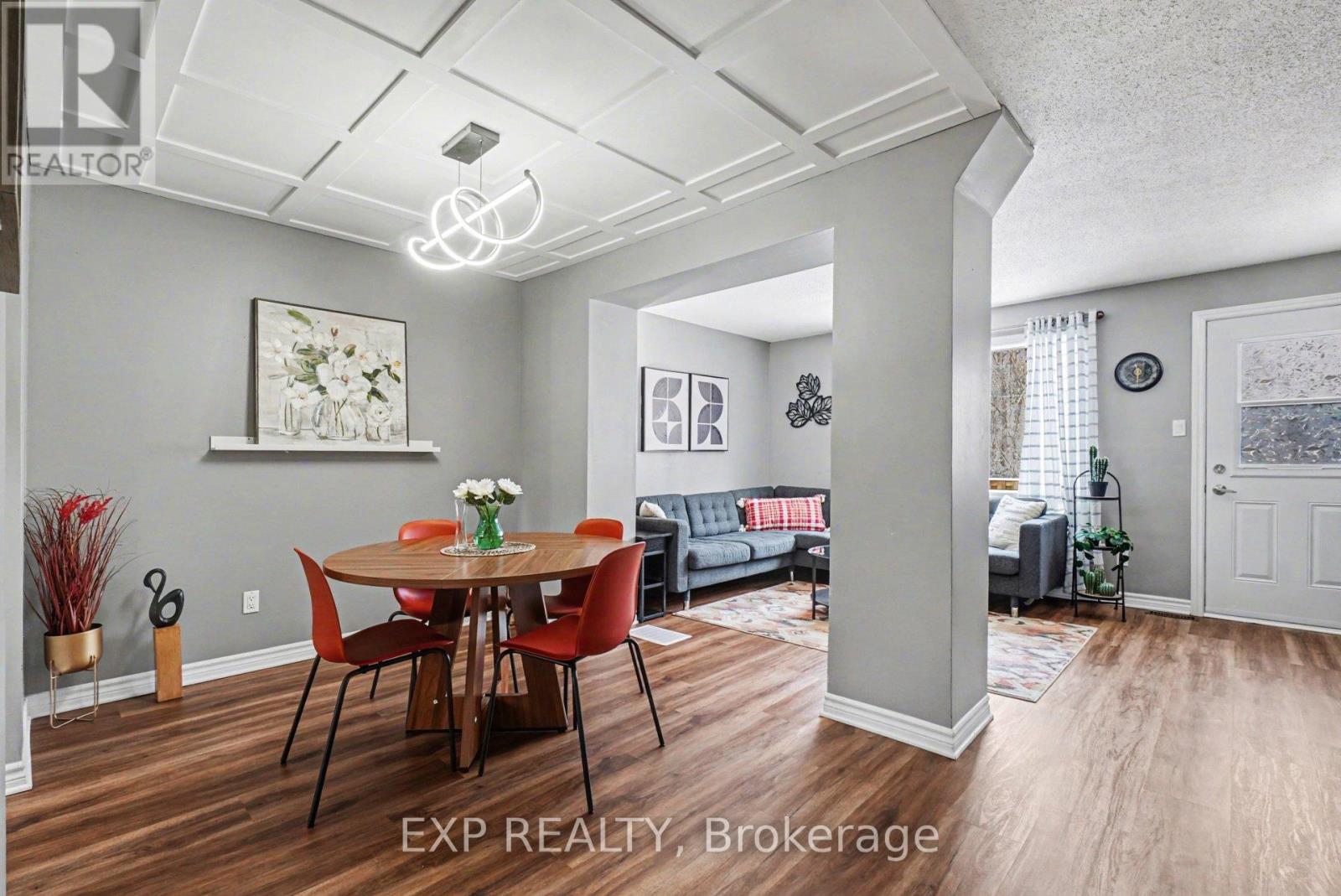 185 Teal Crescent, Ottawa, Ontario  K1E 2C3 - Photo 7 - X12844910