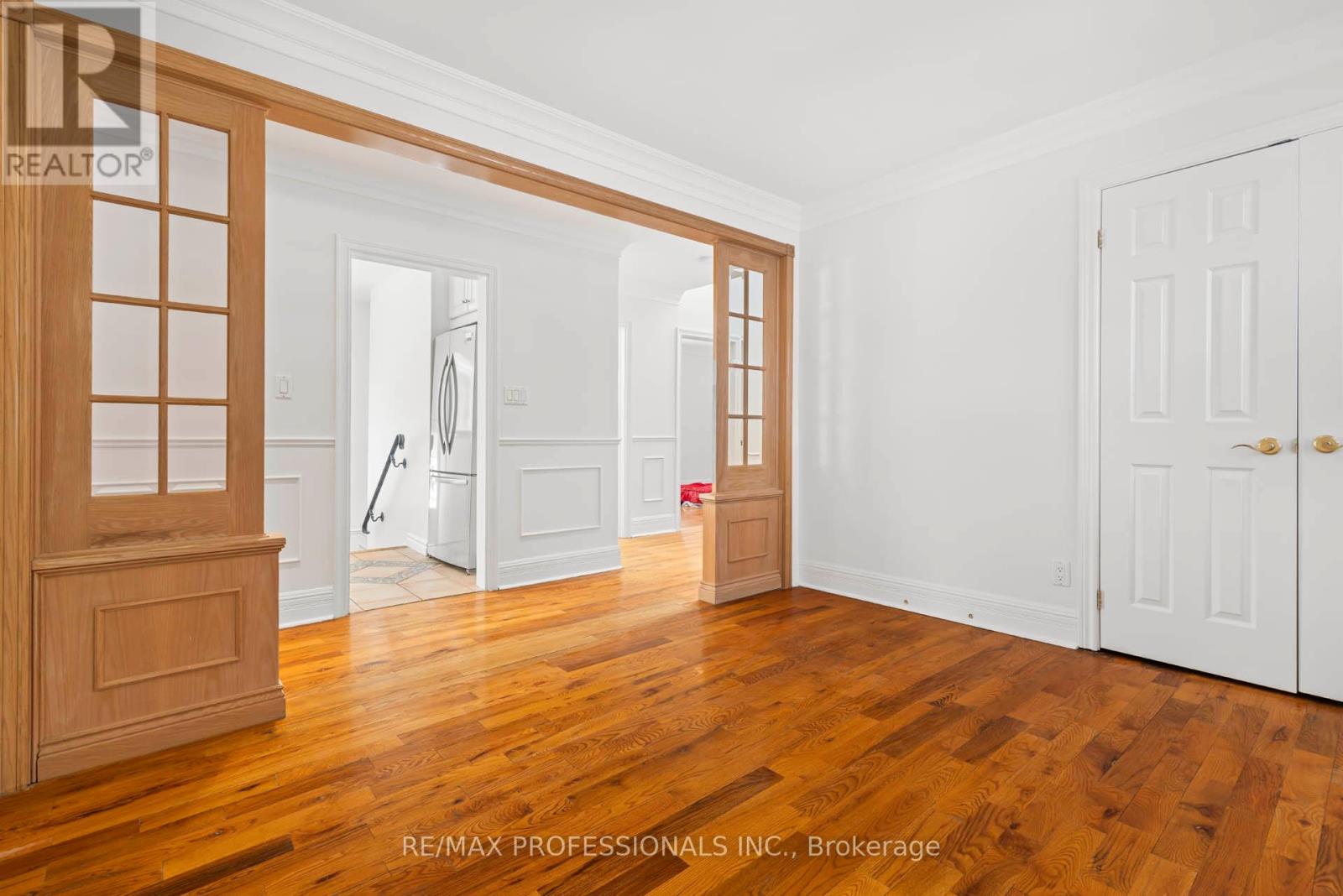 560 Meadow Wood Road, Mississauga (Clarkson), Ontario  L5J 2S3 - Photo 19 - W12842808